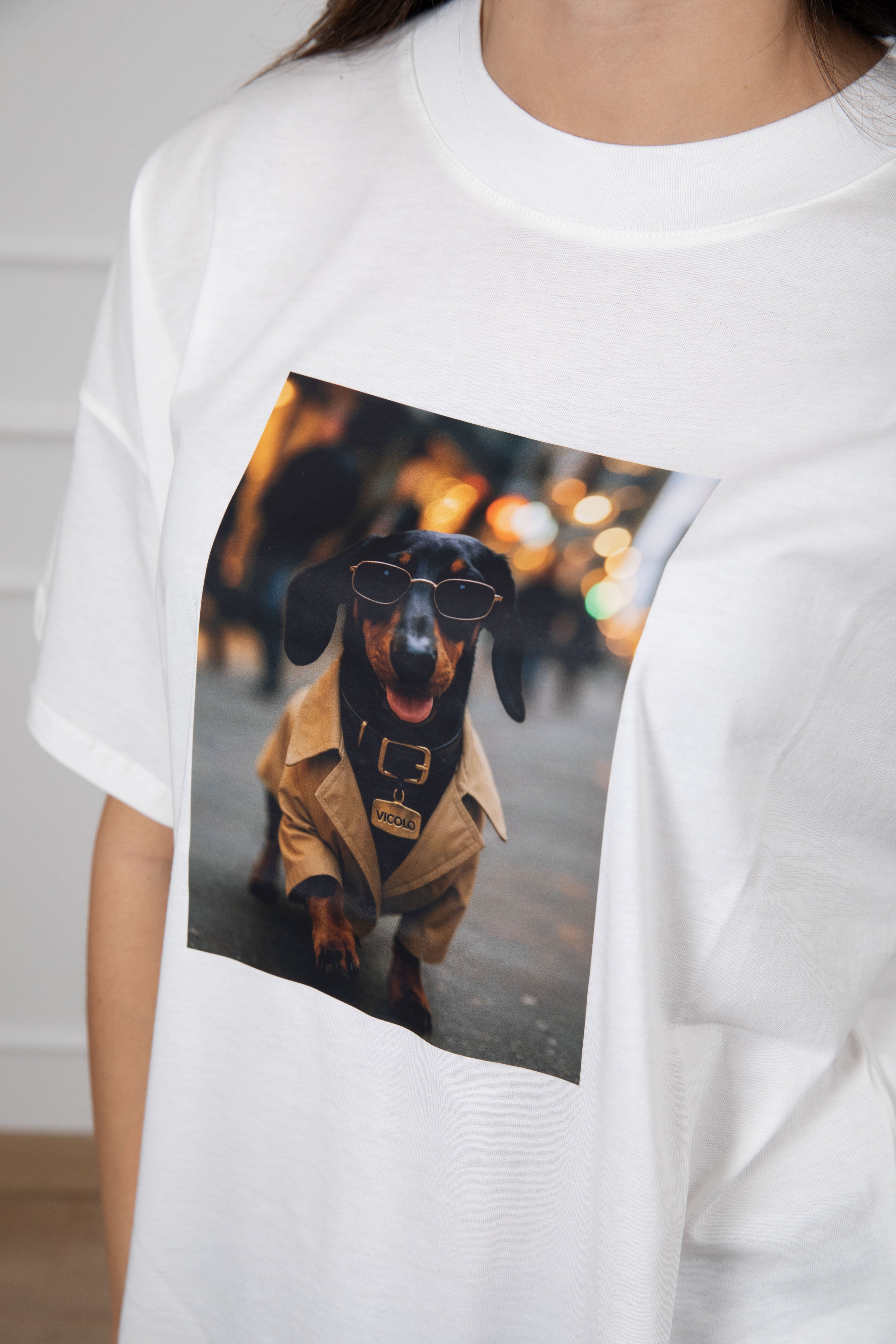 T-shirt over-size bassotto con occhiali ViCOLO