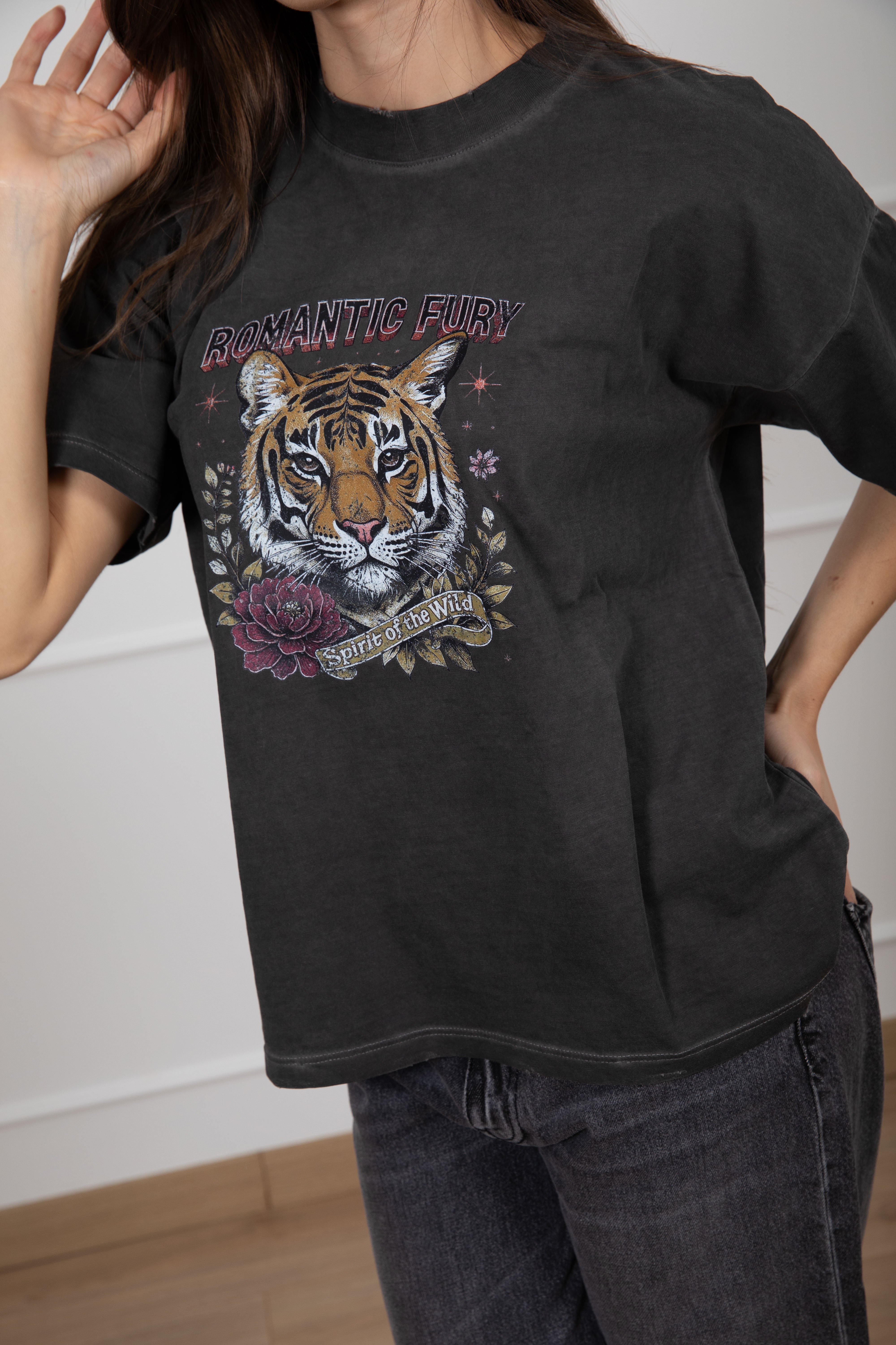 T-shirt over-size "Romantic Fury" ViCOLO