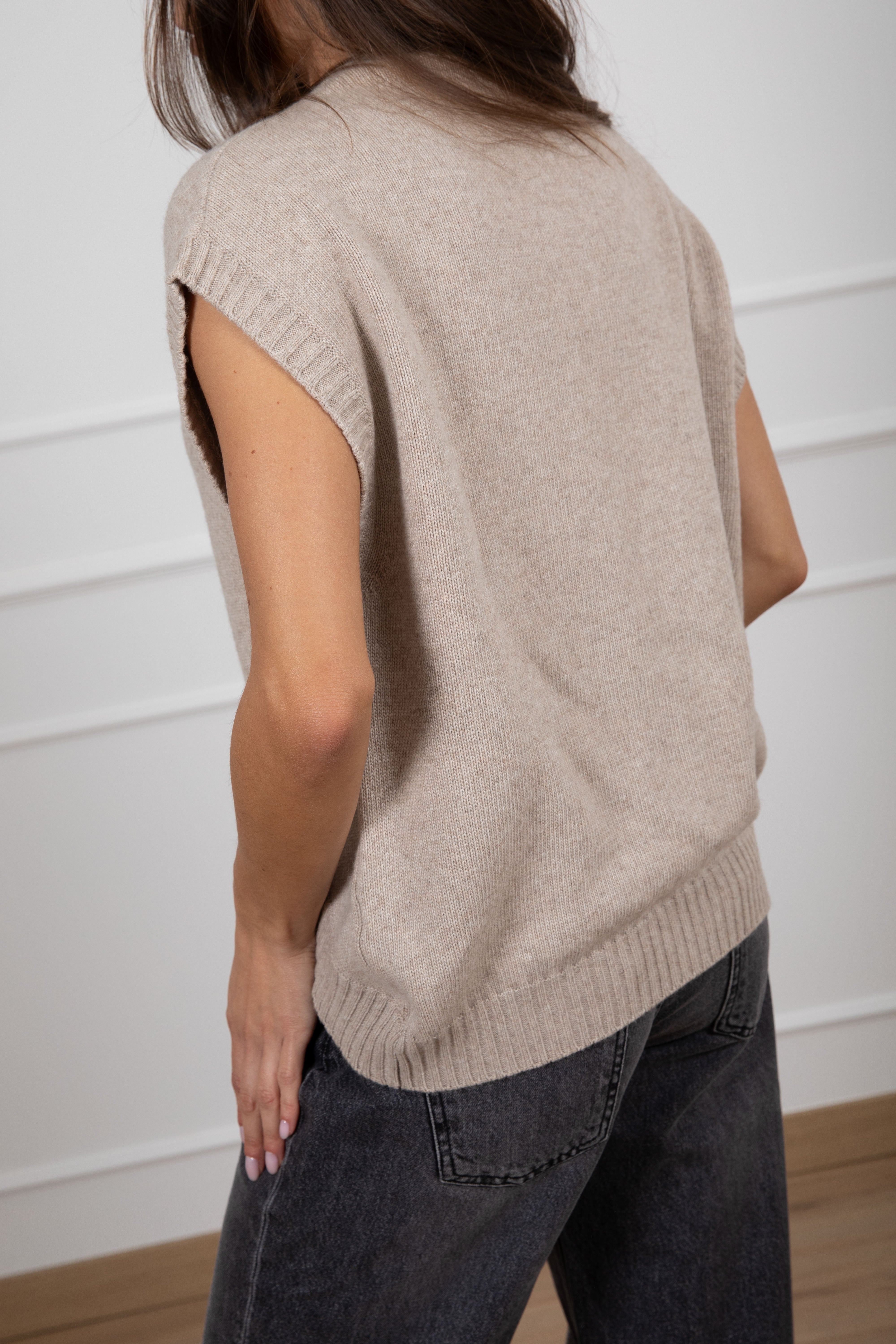 Gilet in maglia con fondo stondato ViCOLO