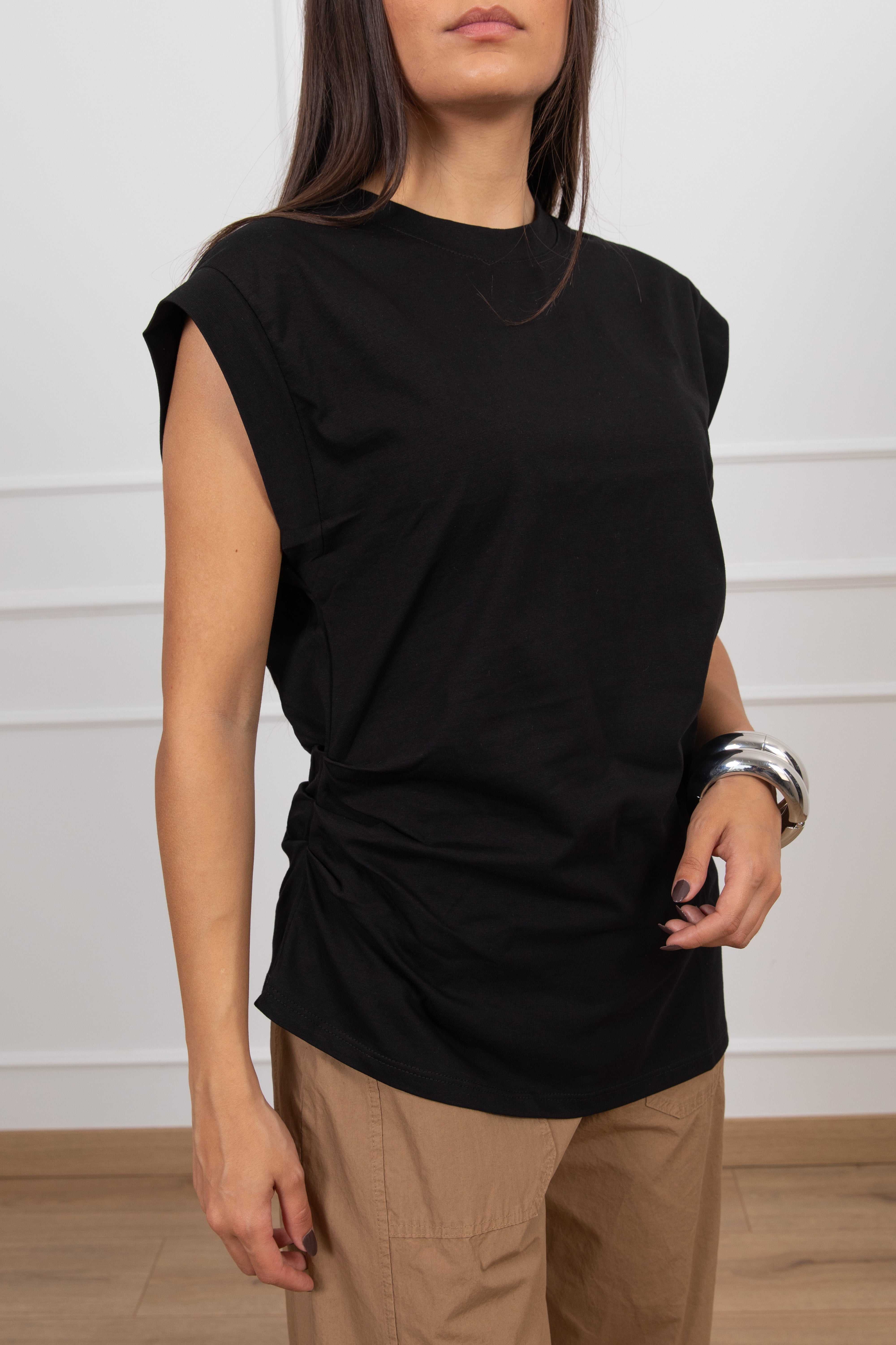 T-shirt smanicata con drappeggio laterale Susy Mix