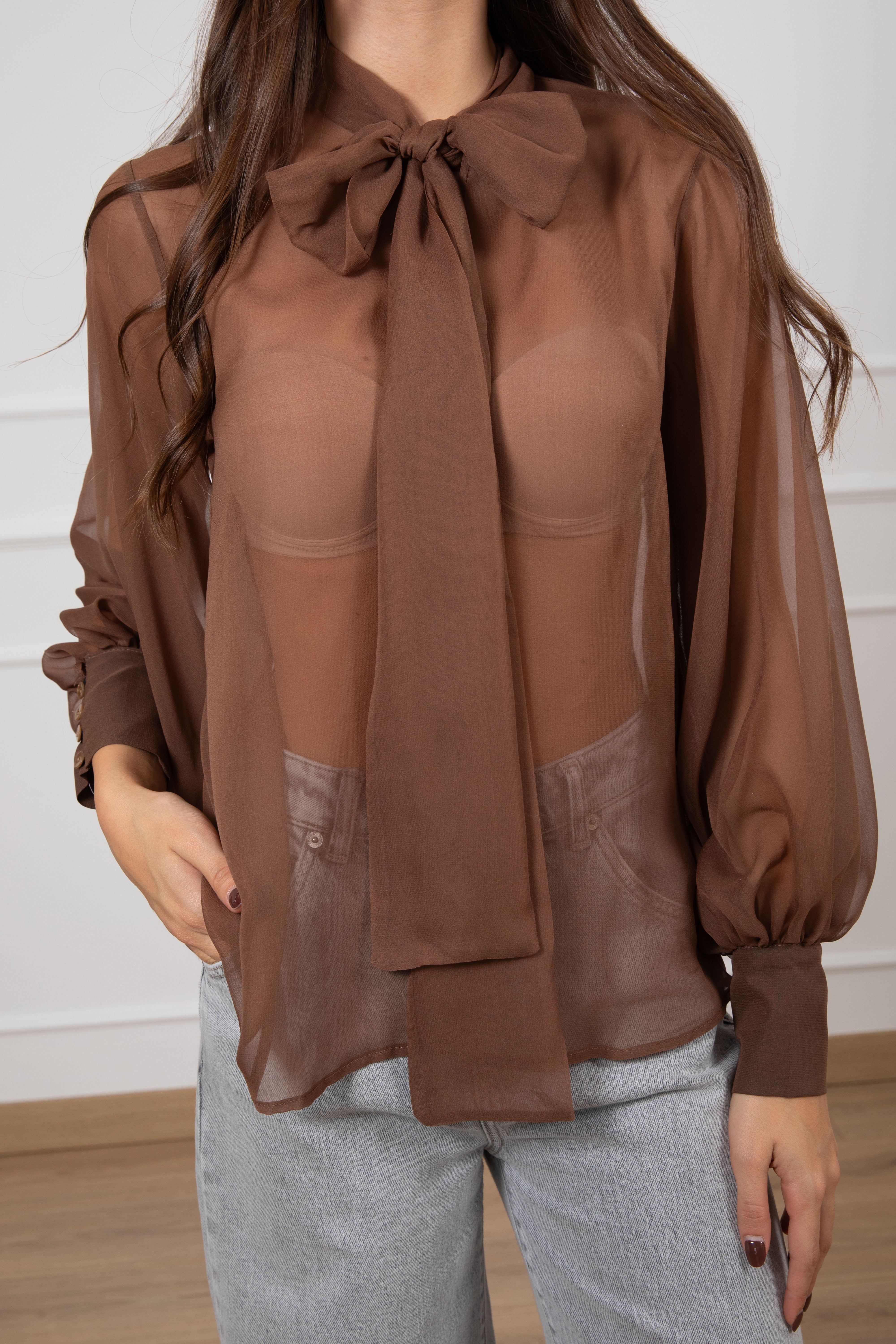 Blusa in seta con fiocco ViCOLO