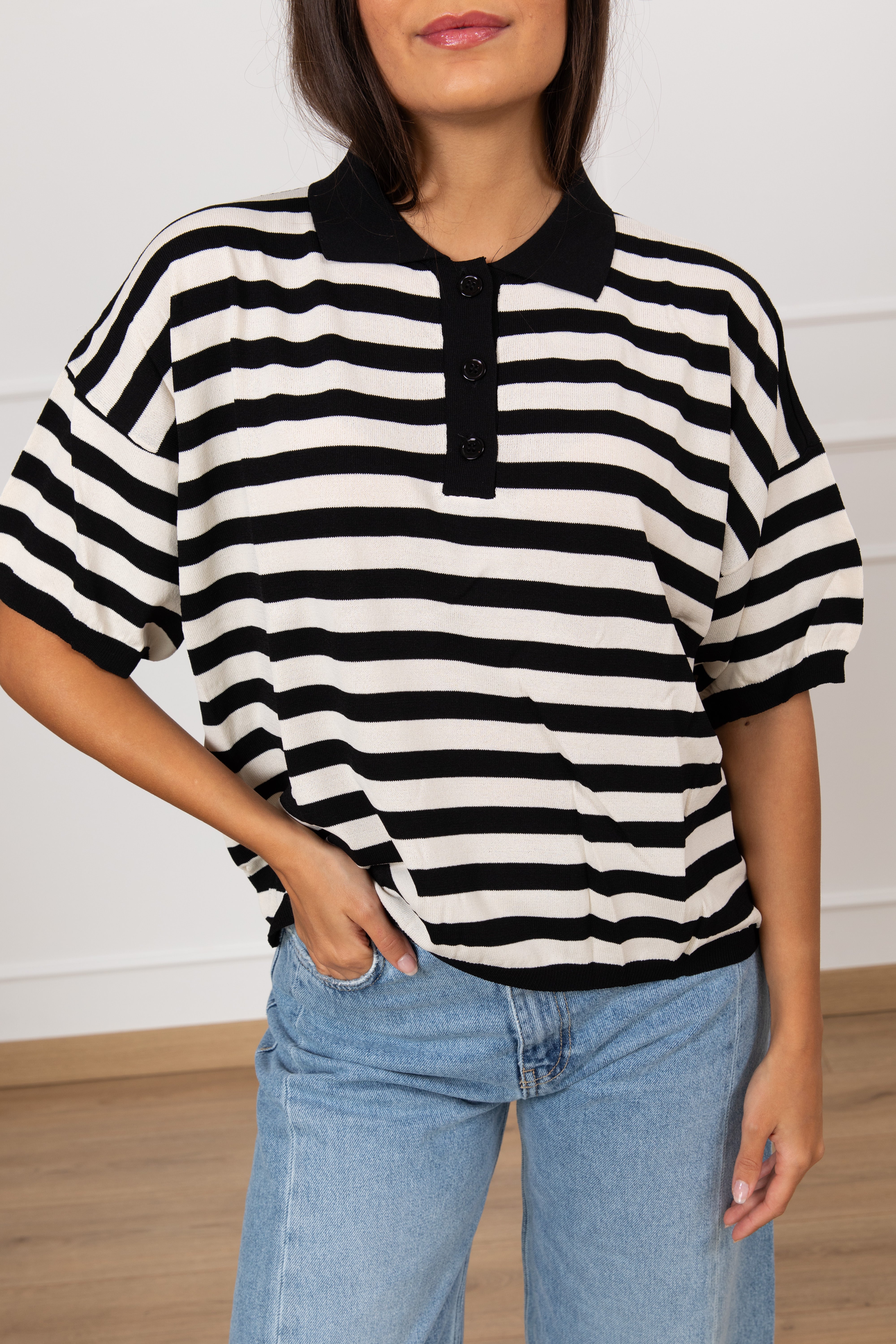 T-shirt a polo in viscosa a righe sottili ViCOLO