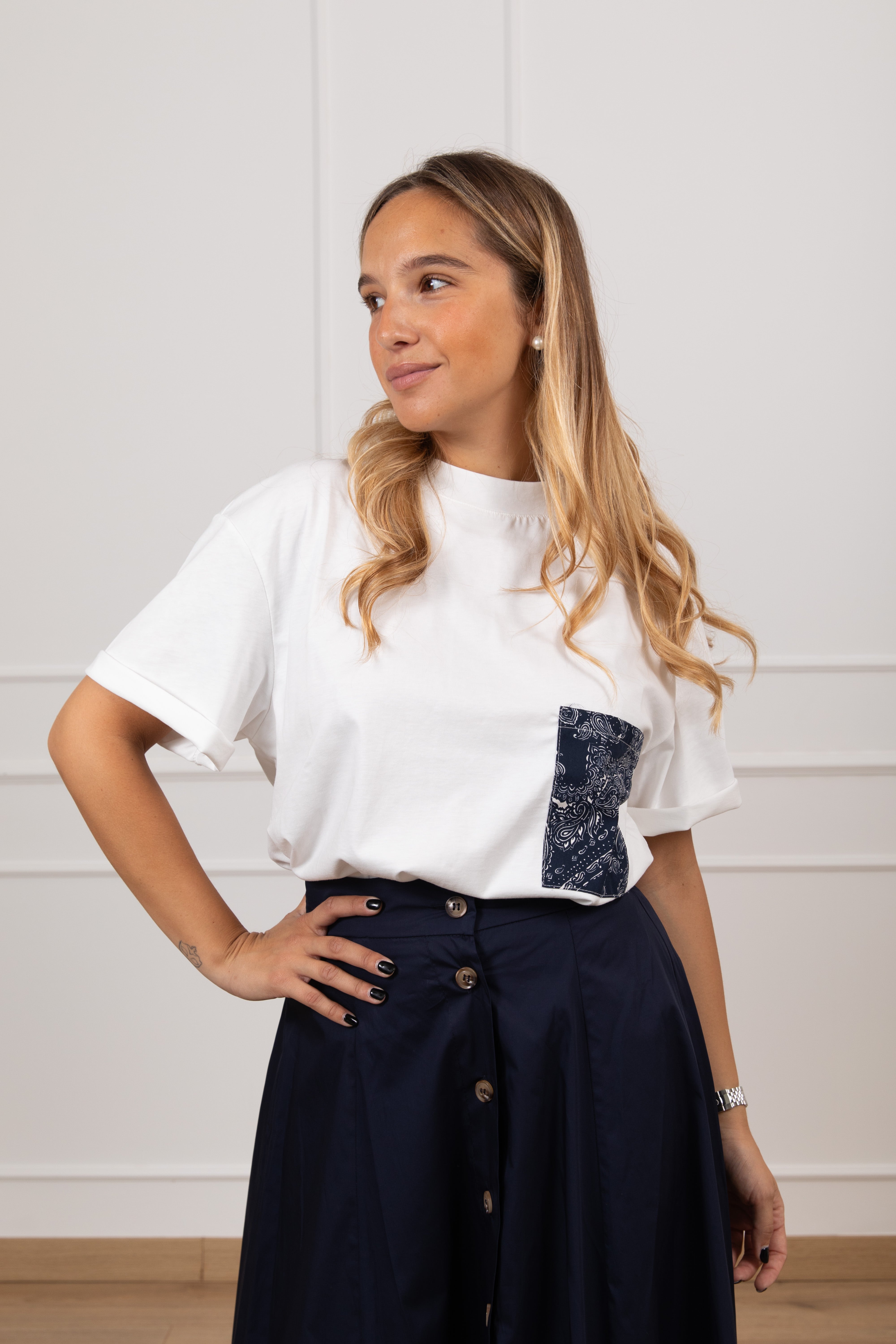 T-shirt con tasca fantasia bandana Tensione IN