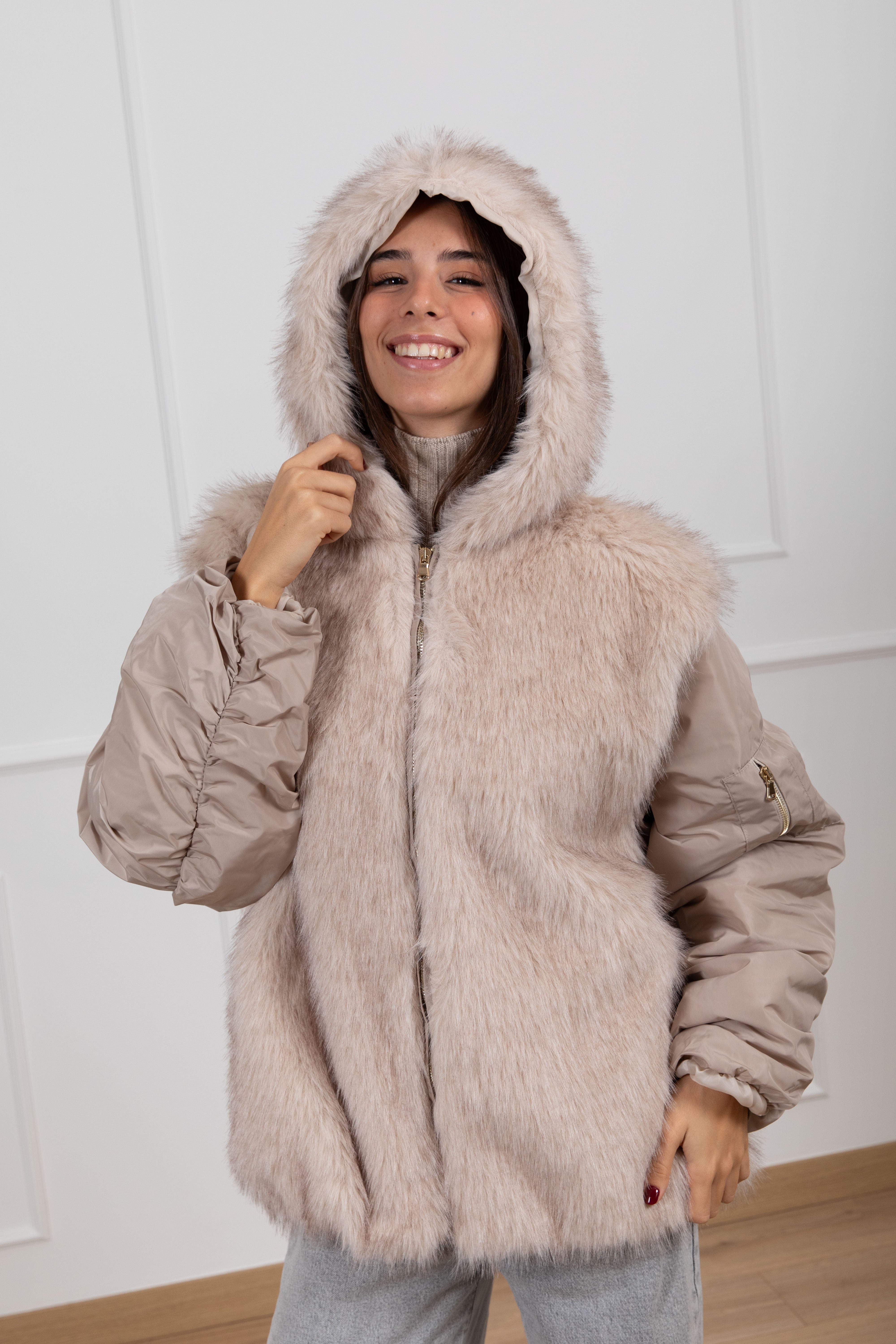 Bomber in eco-pelliccia ViCOLO