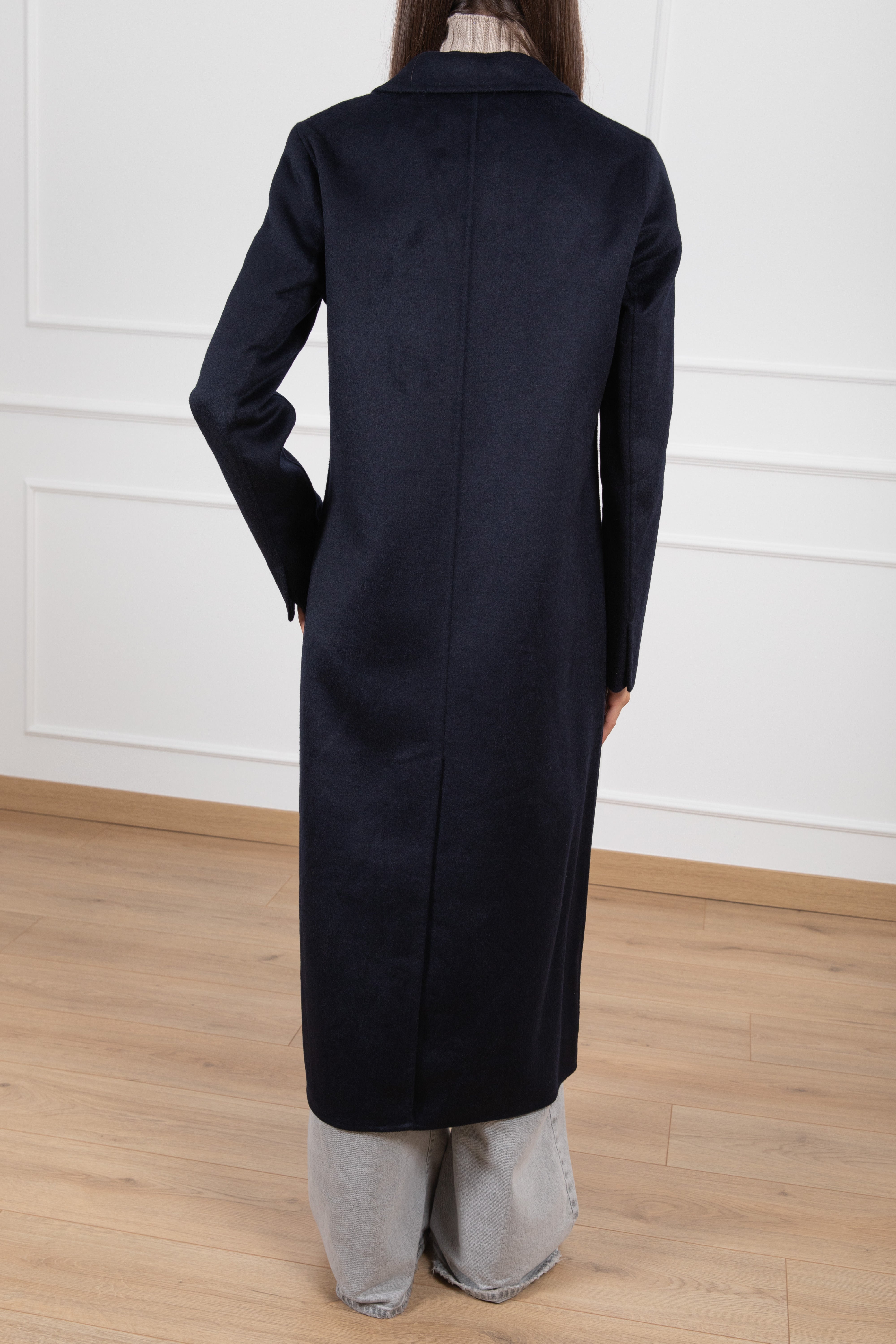 Cappotto handmade con bottone a scomparsa ViCOLO