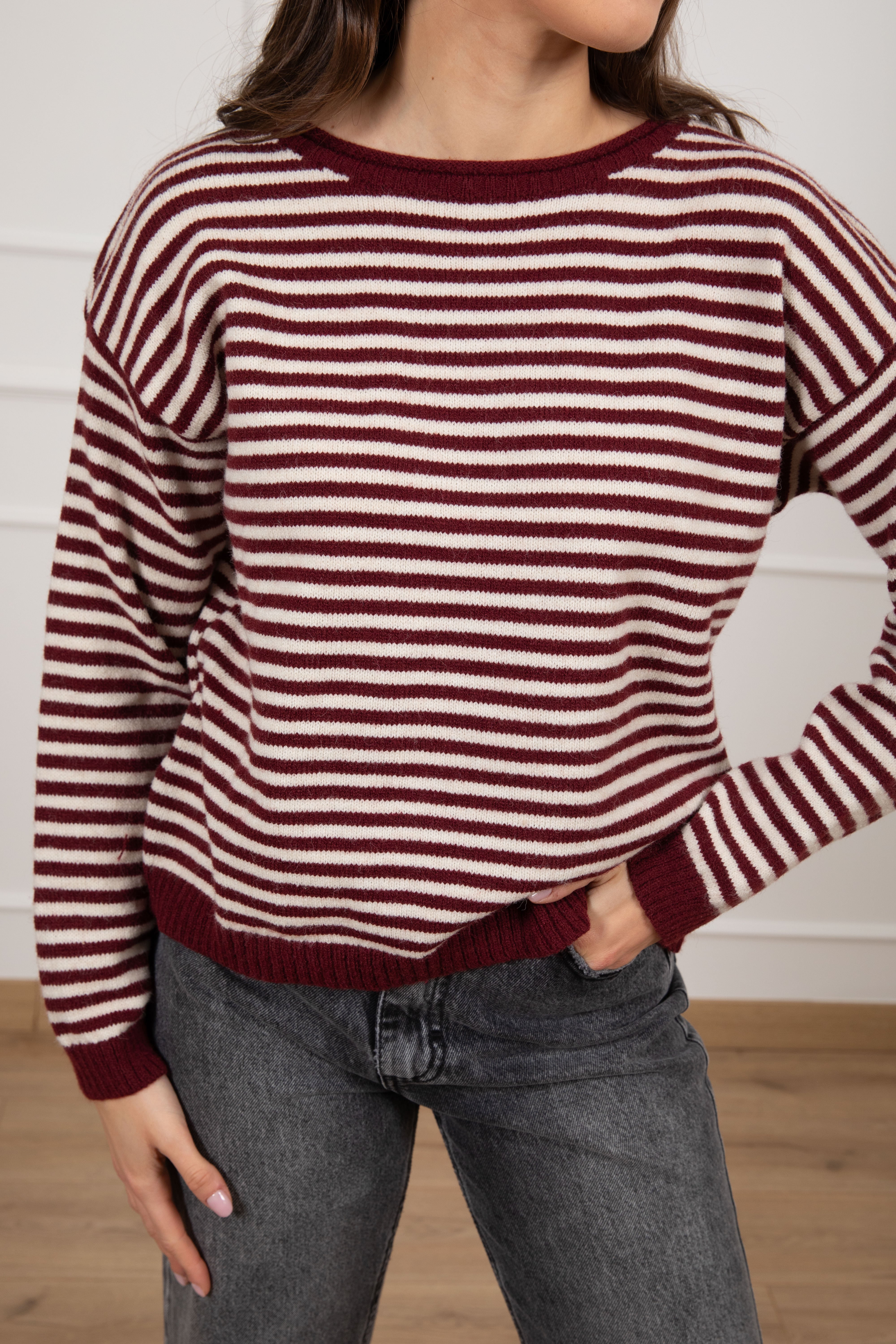 Pull a scatoletta con righe sottili Tensione IN