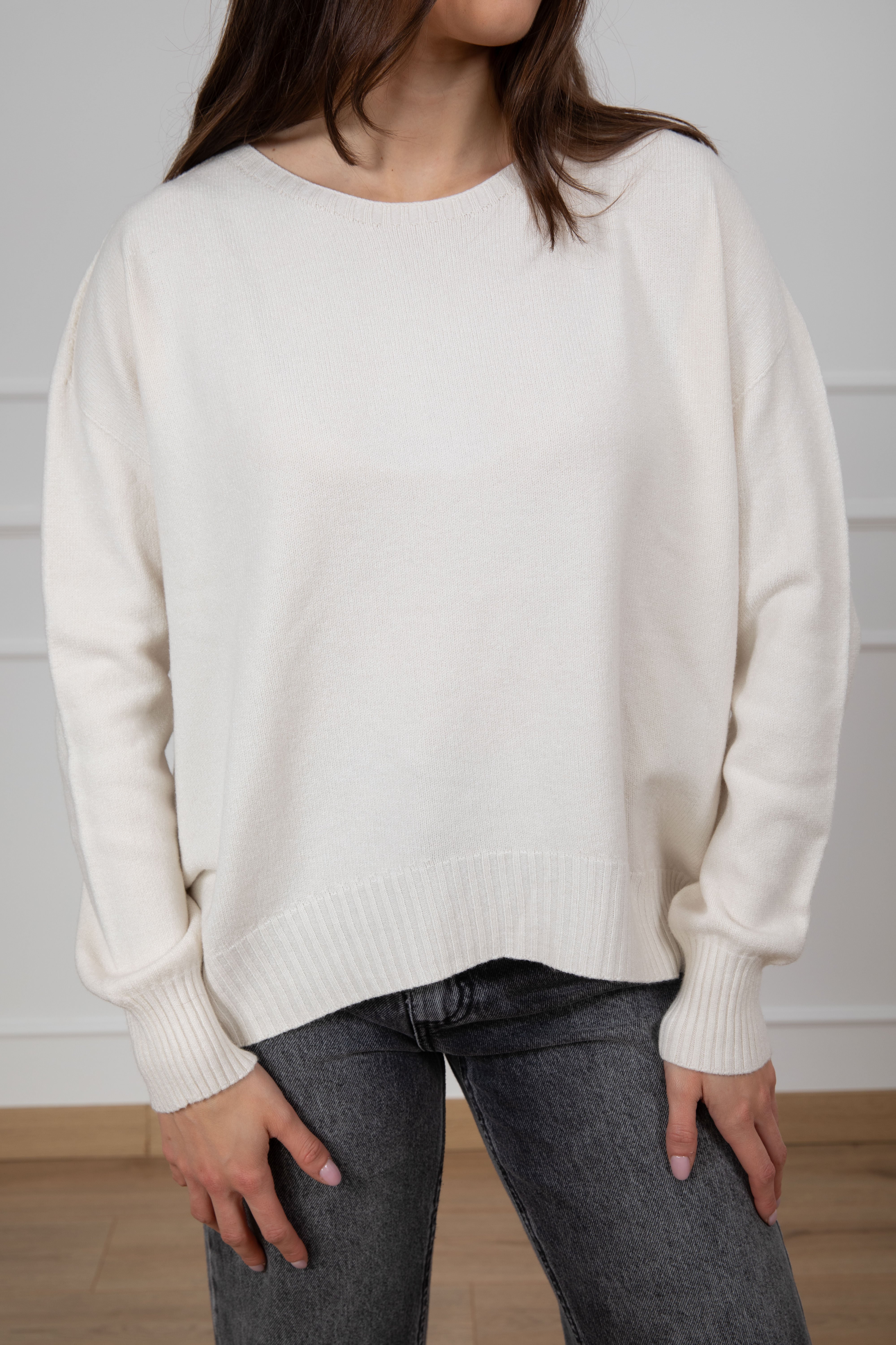 Maglia in viscosa con fondo stondato ViCOLO