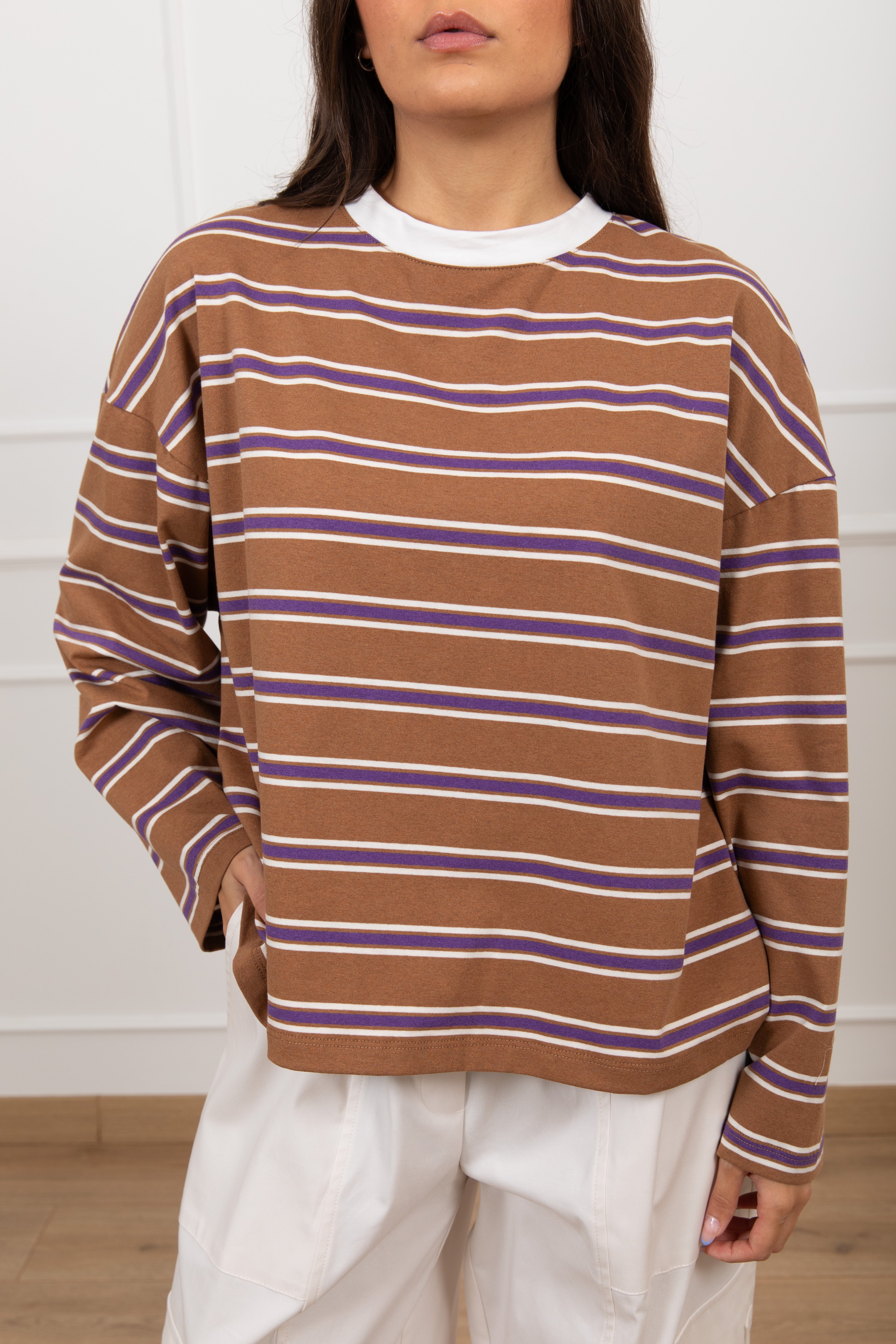 T-shirt manica lunga a righe sottili Tensione IN