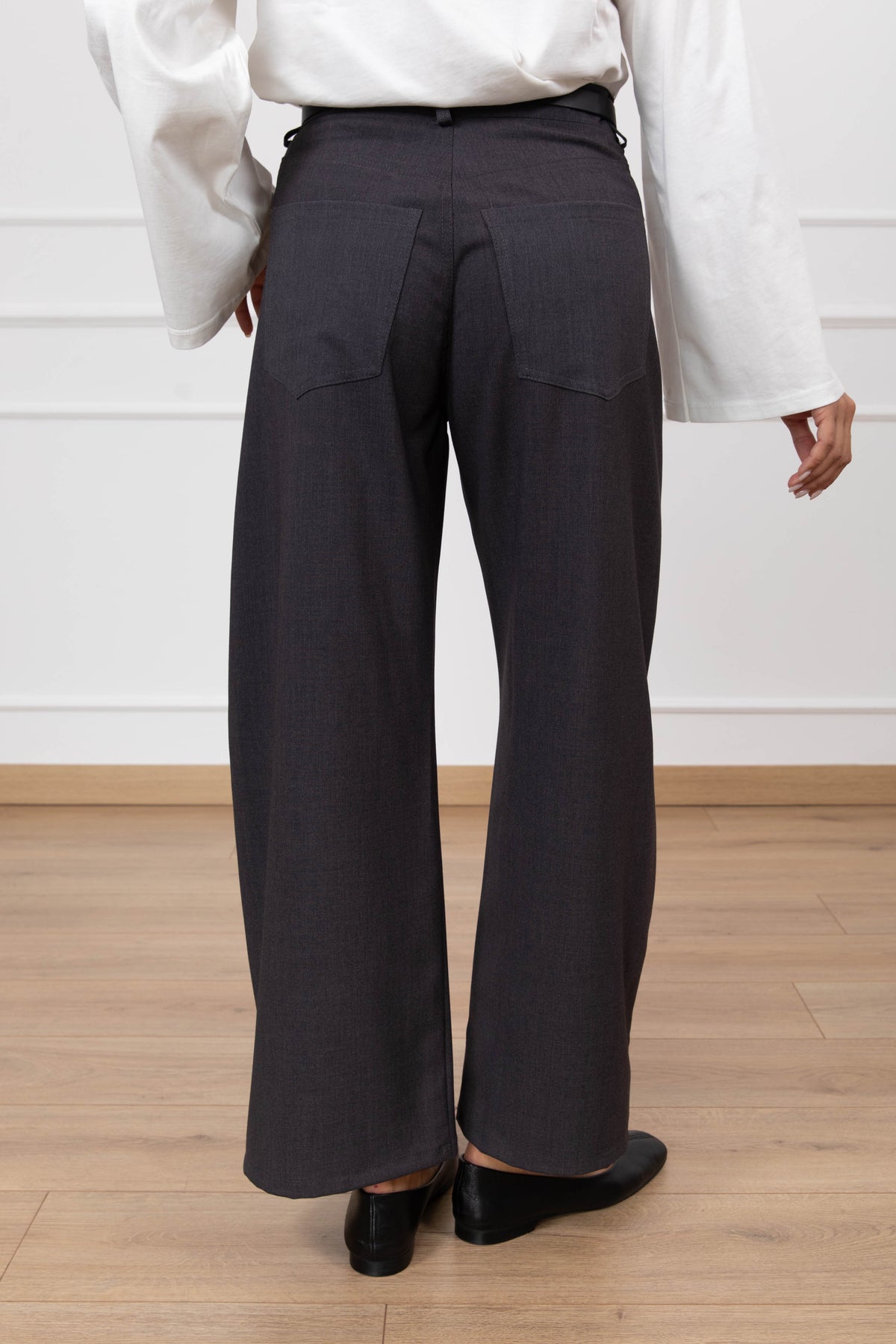 Pantalone 5 tasche in viscosa con cintura placca variante antracite Tensione IN