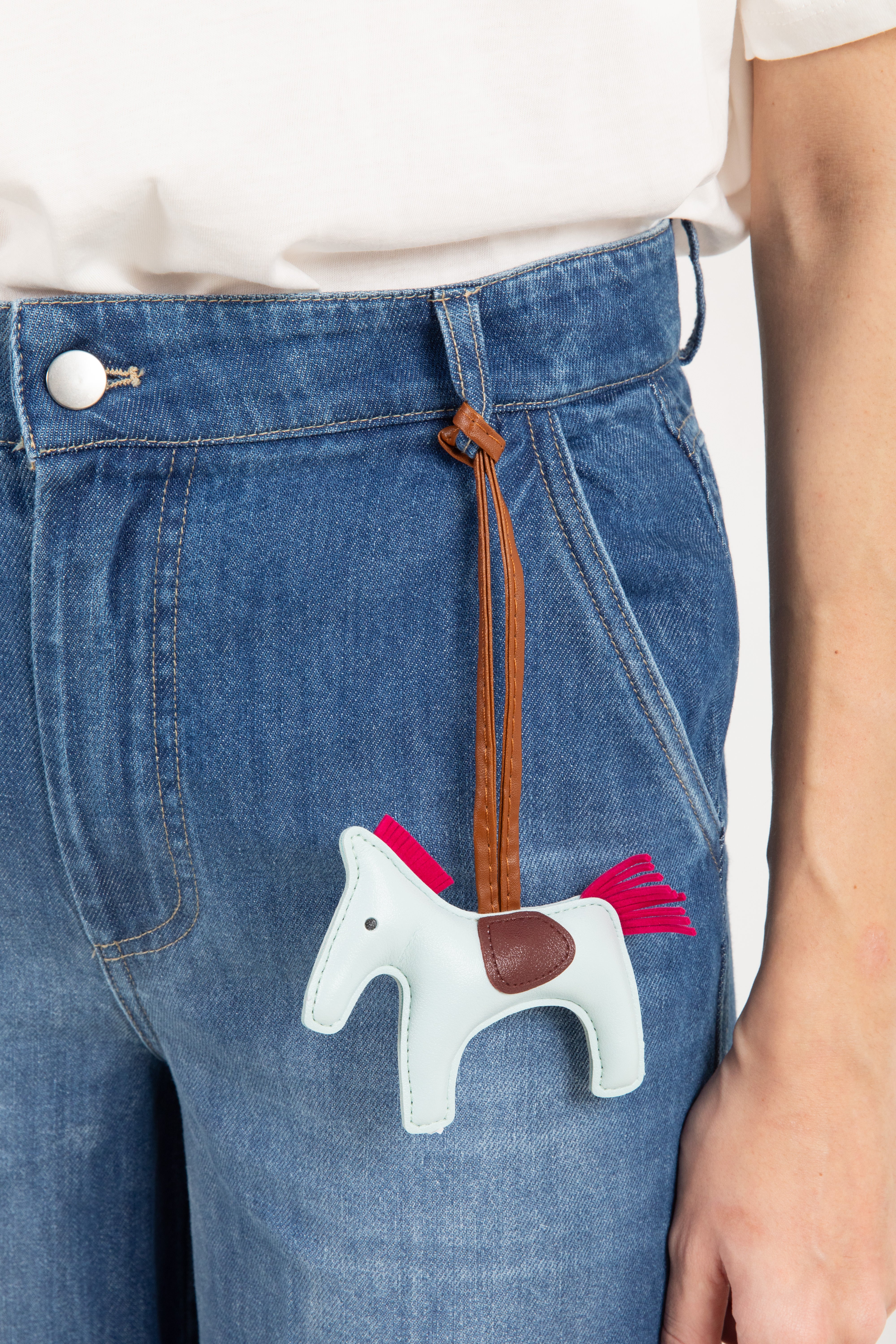 Jeans in cotone leggero con charms Tensione IN
