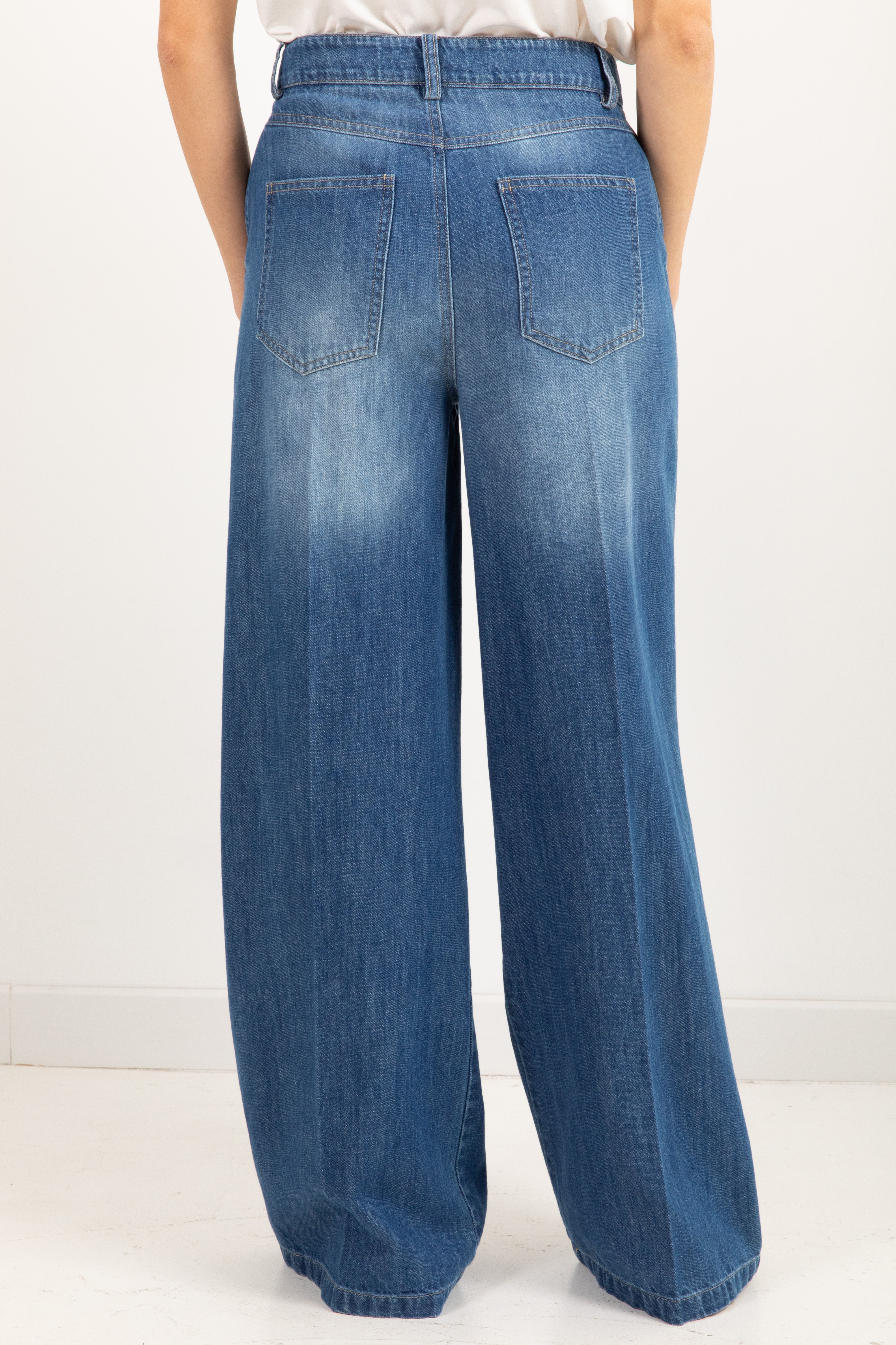 Jeans in cotone leggero con charms Tensione IN
