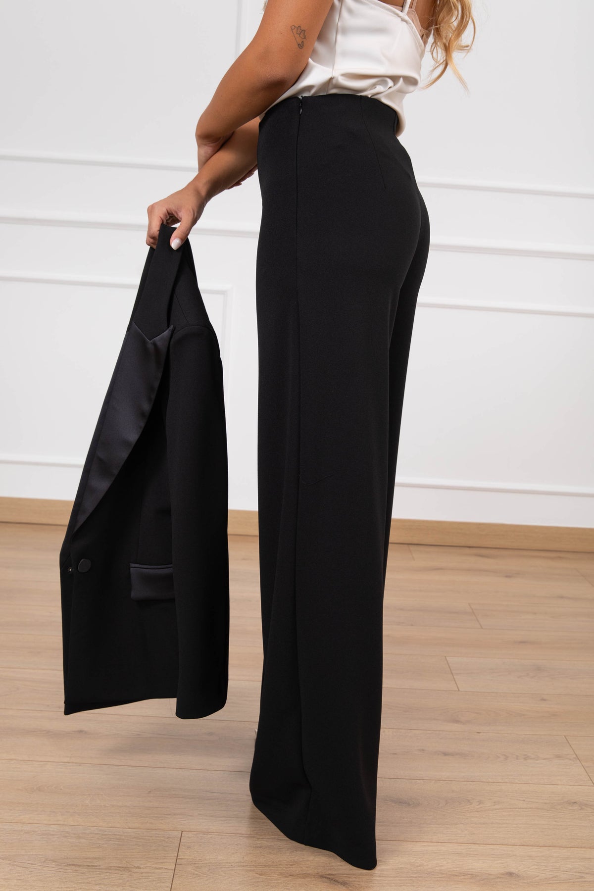 Pantalone gamba larga in crepe variante nero ViCOLO