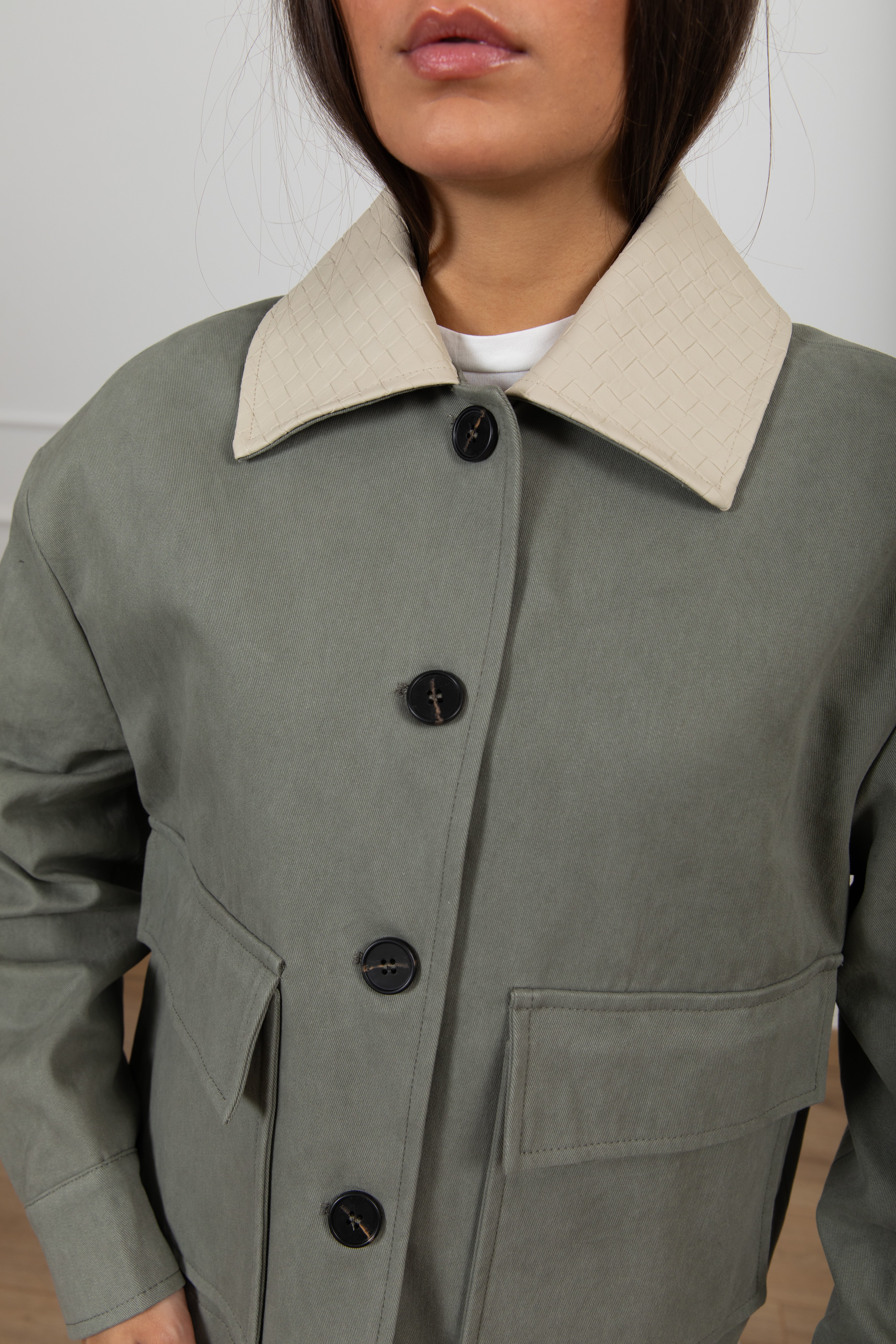 Giaccone in canvas con tasche e colletto in eco-pelle intrecciata Tensione IN