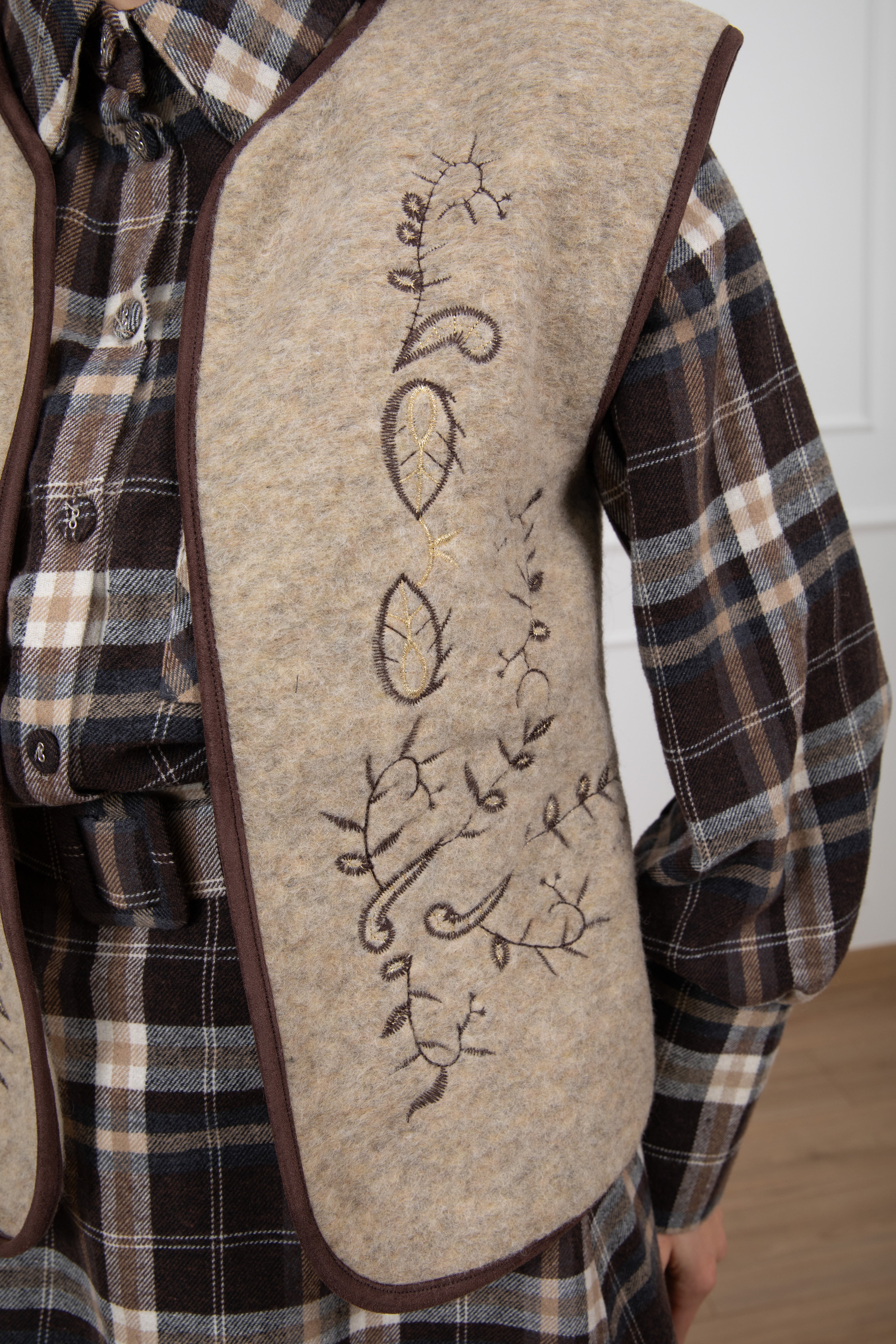 Gilet in lana cotta con ricami Susy Mix
