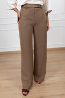 Pantalone gamba dritta con bottone spostato Tensione IN