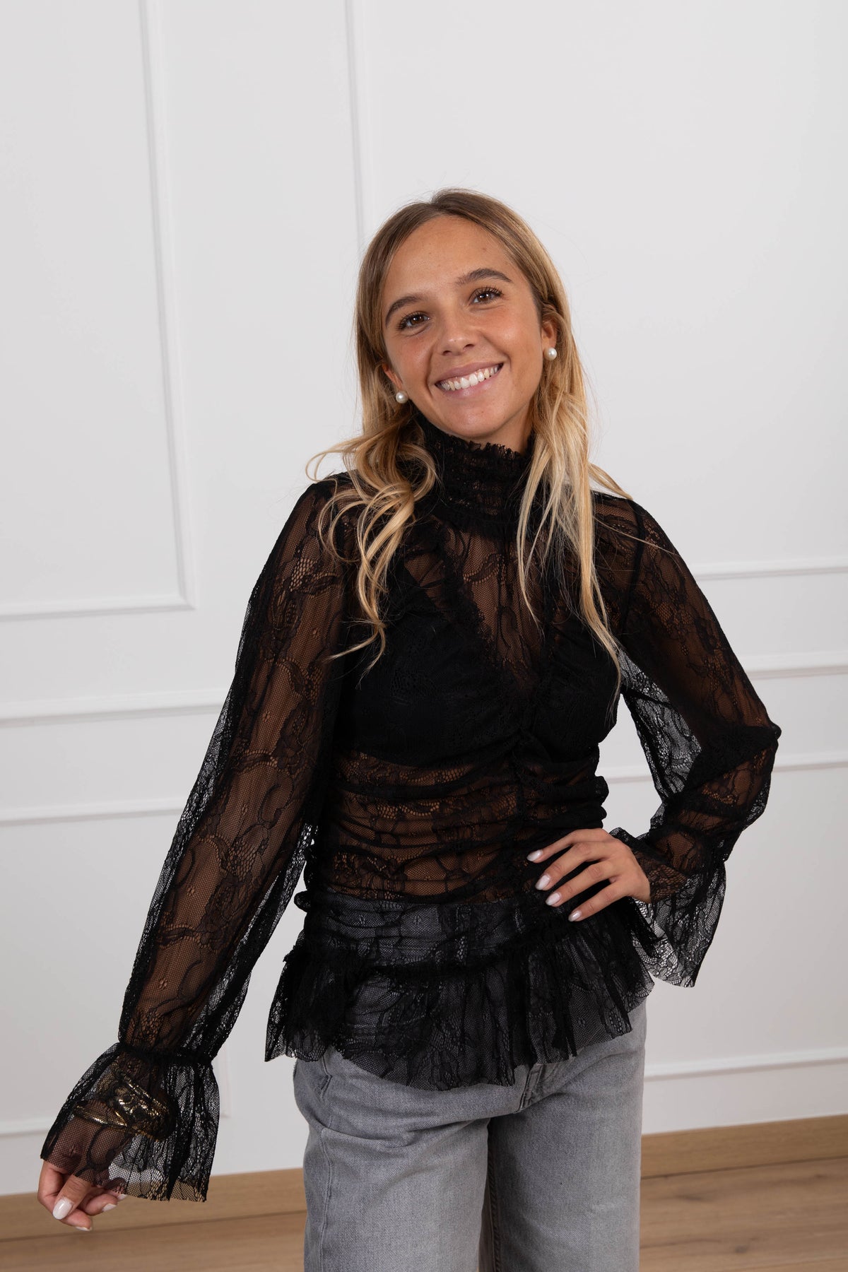 Blusa in pizzo variante nero Susy Mix
