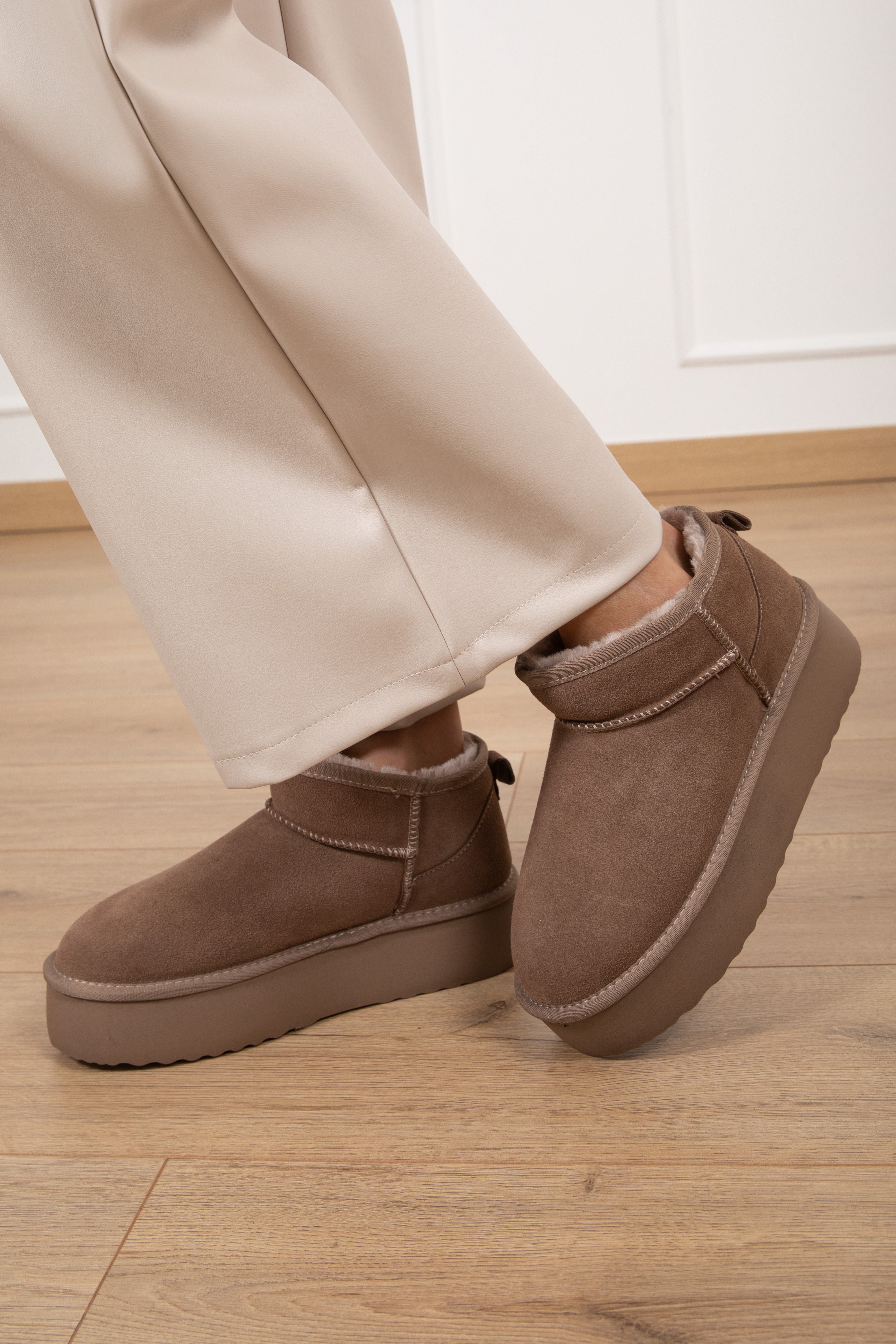 Stivaletto platform in camoscio Attika