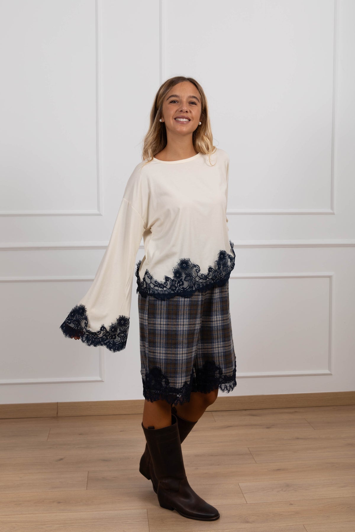 Bermudone check con inserto pizzo Haveone
