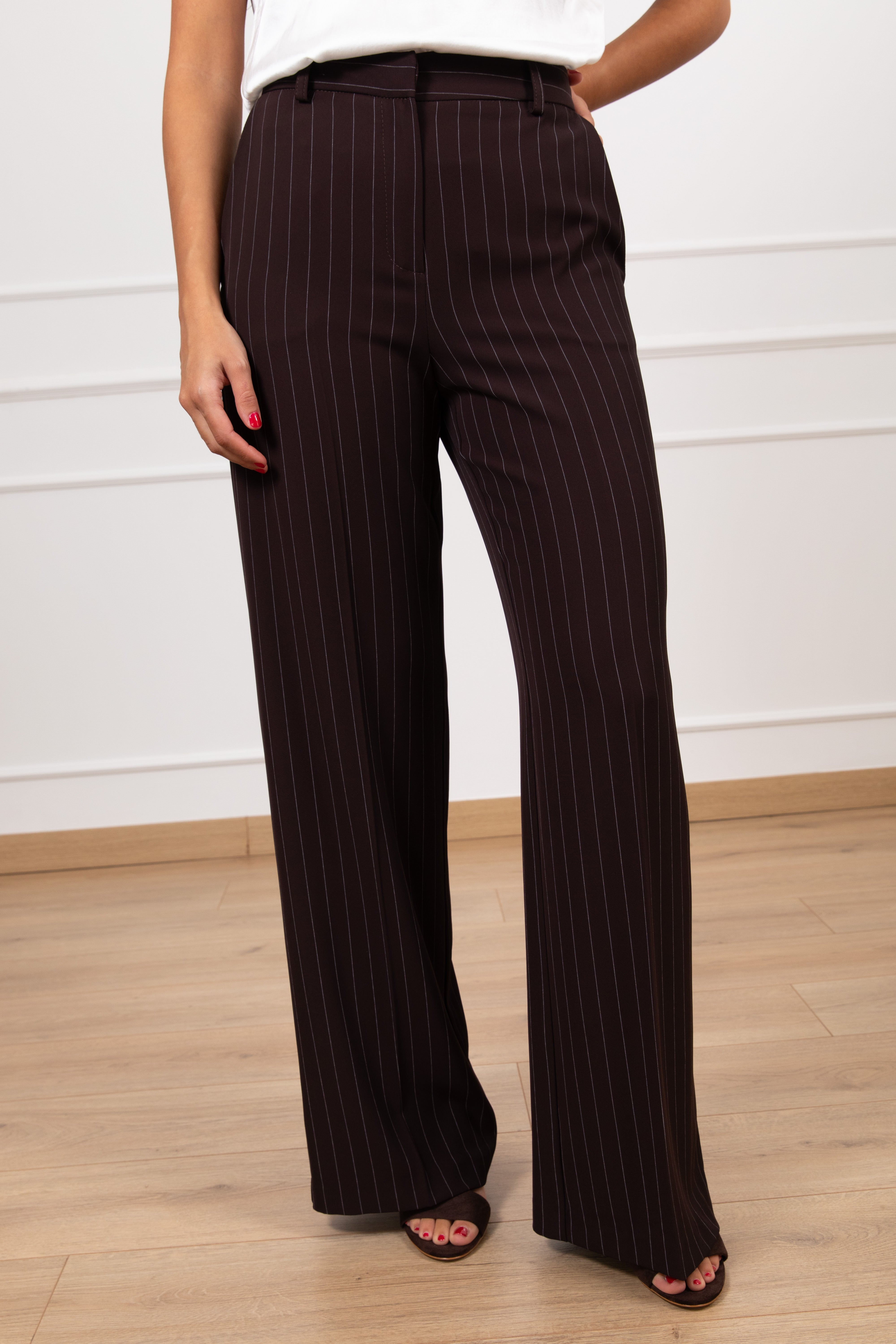 Tailleur gessato tessuto fluido giacca e pantalone gamba dritta Tensione IN