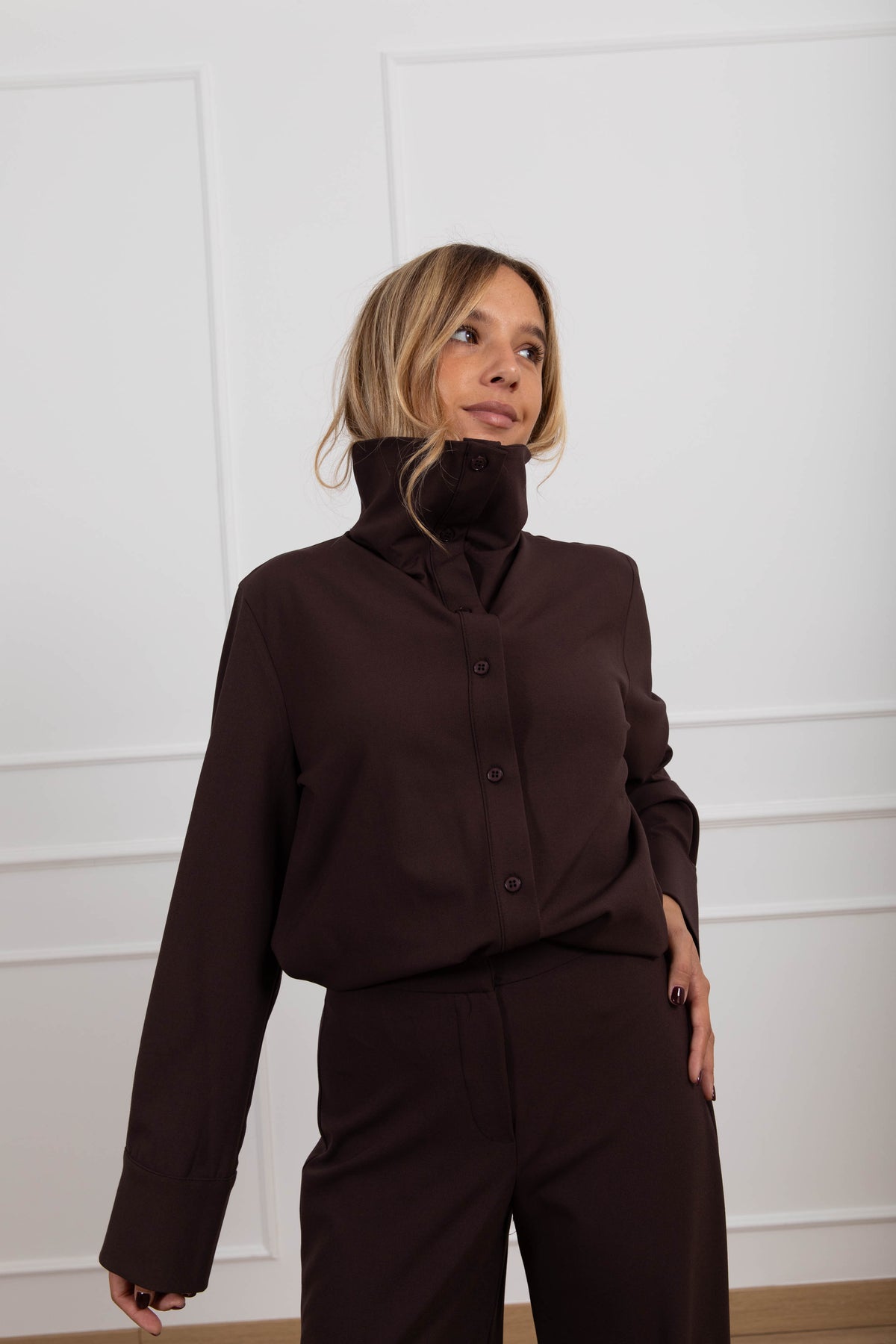 Camicia con collo ad anello variante moro Tensione IN