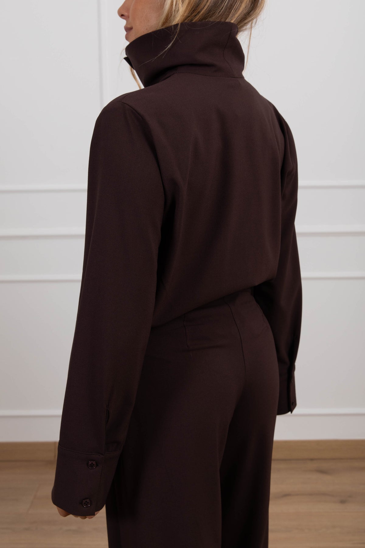 Camicia con collo ad anello variante moro Tensione IN