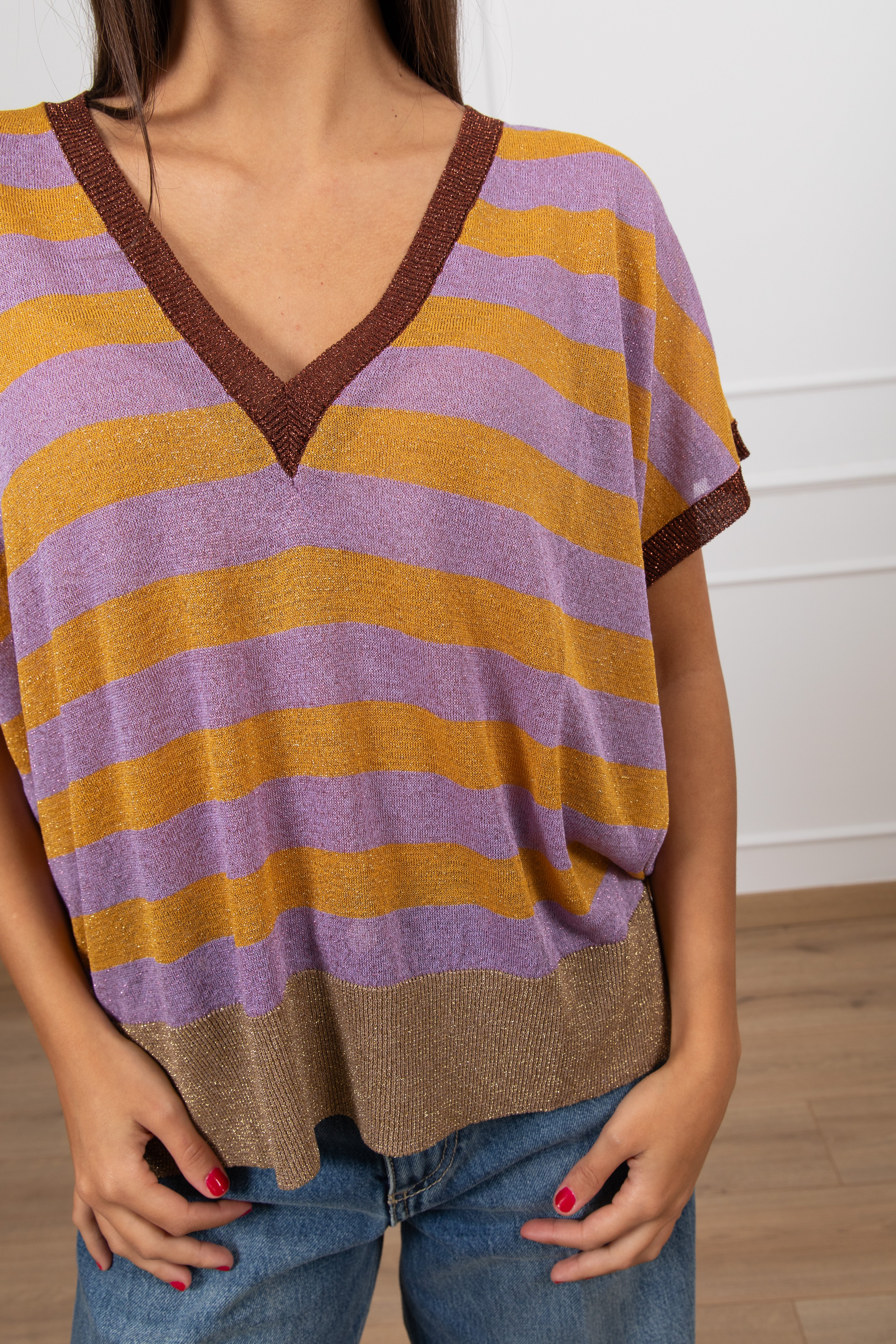 T-shirt scollo a "V" in maglia a righe lurex Dixie