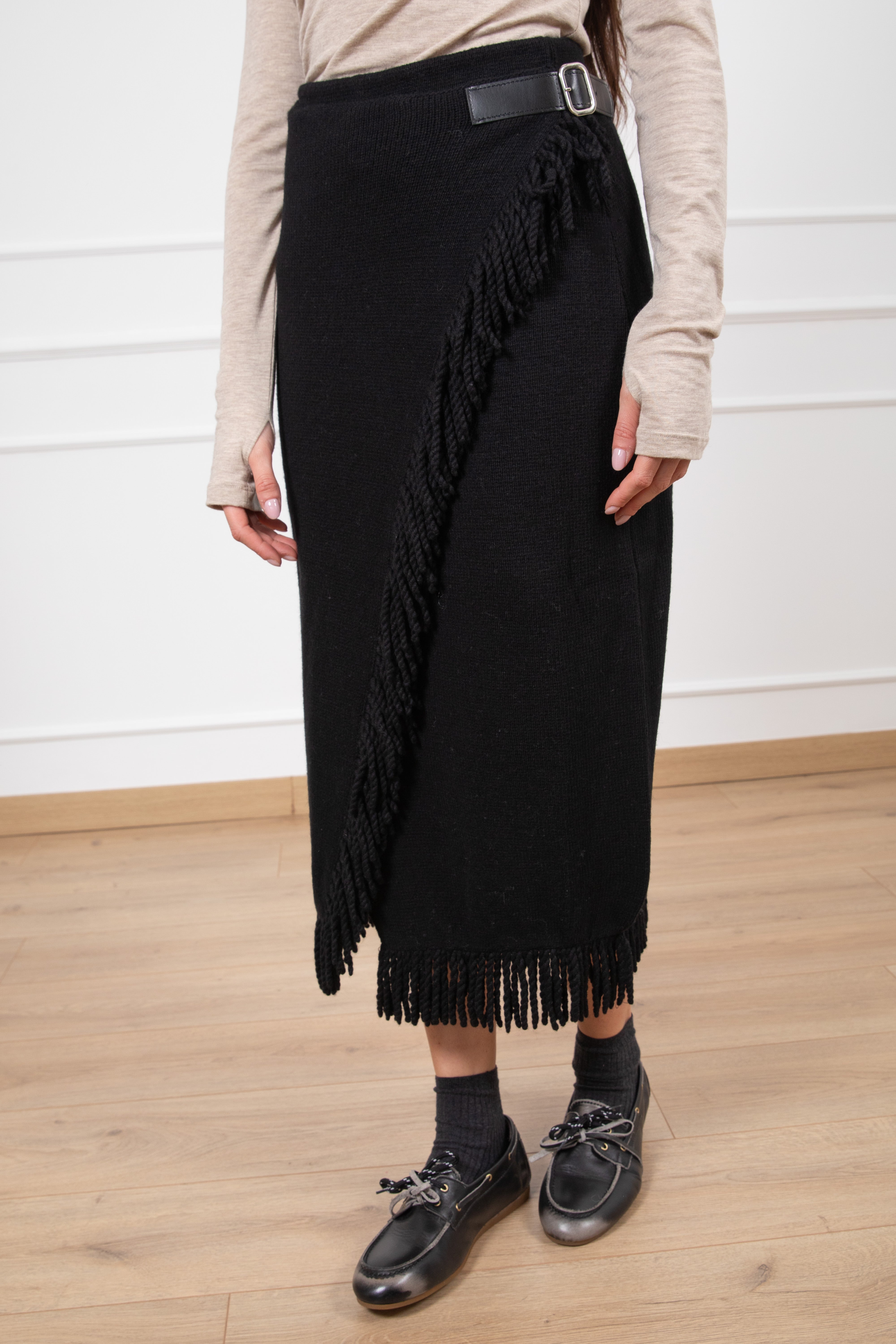 Gonna in maglia con fibbie e frange ViCOLO