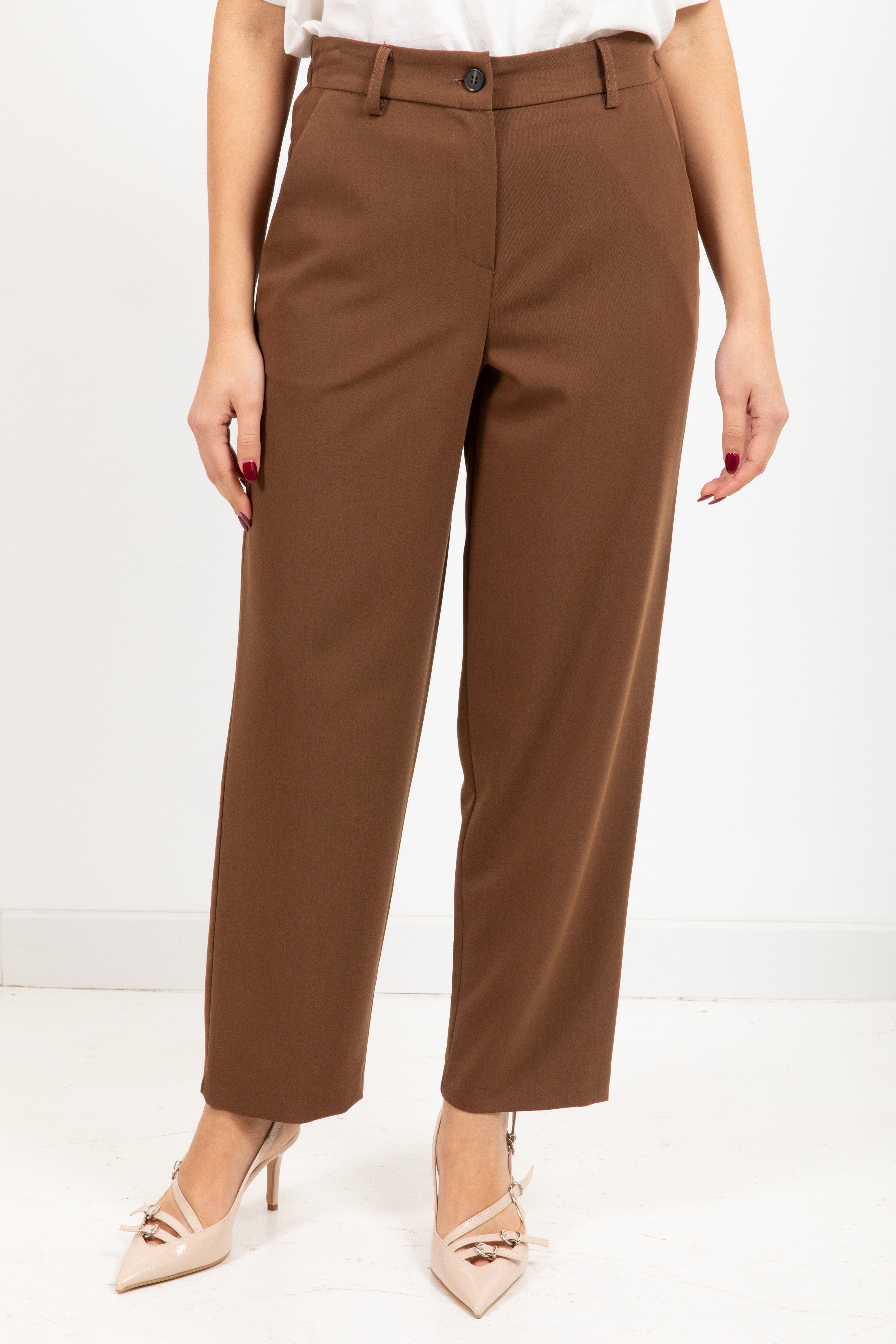Pantalone carrot-fit con elastico sul retro Tensione IN