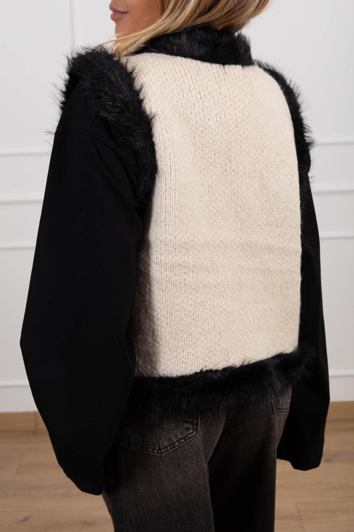 Gilet in lana con ricami variante latte Susy Mix
