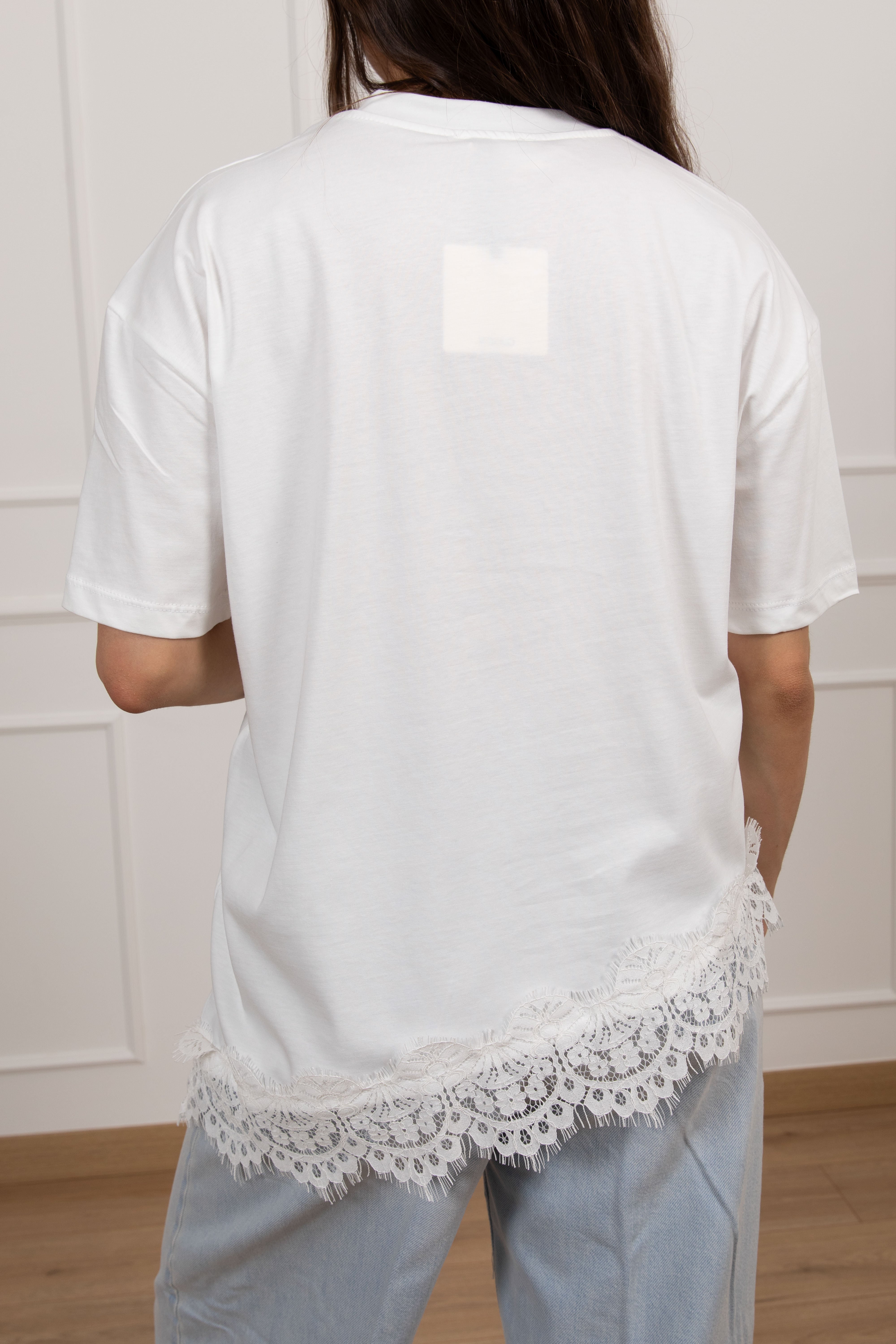 T-shirt con fondo asimmetrico in pizzo ViCOLO