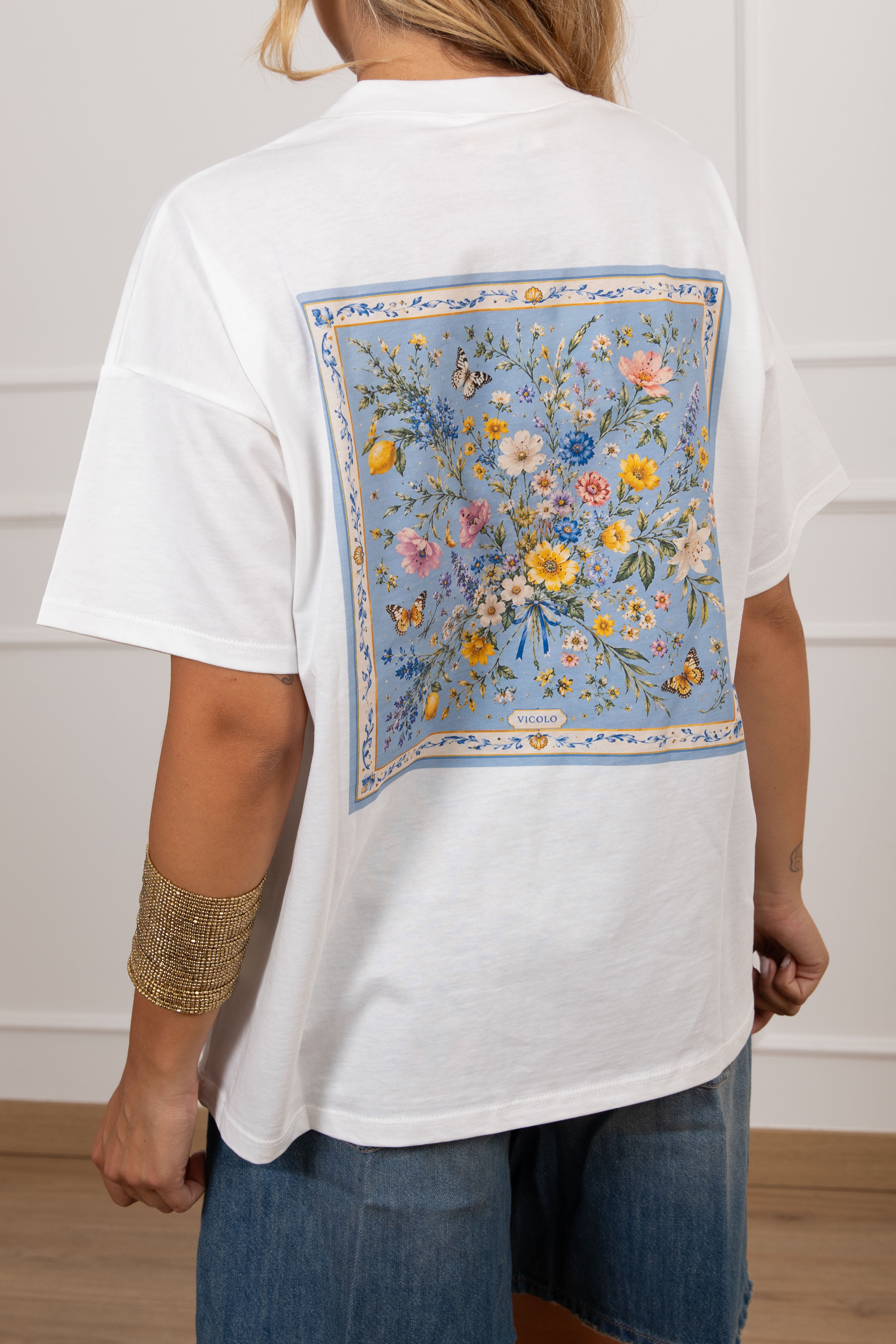 T-shirt stampa bouquet sul retro ViCOLO
