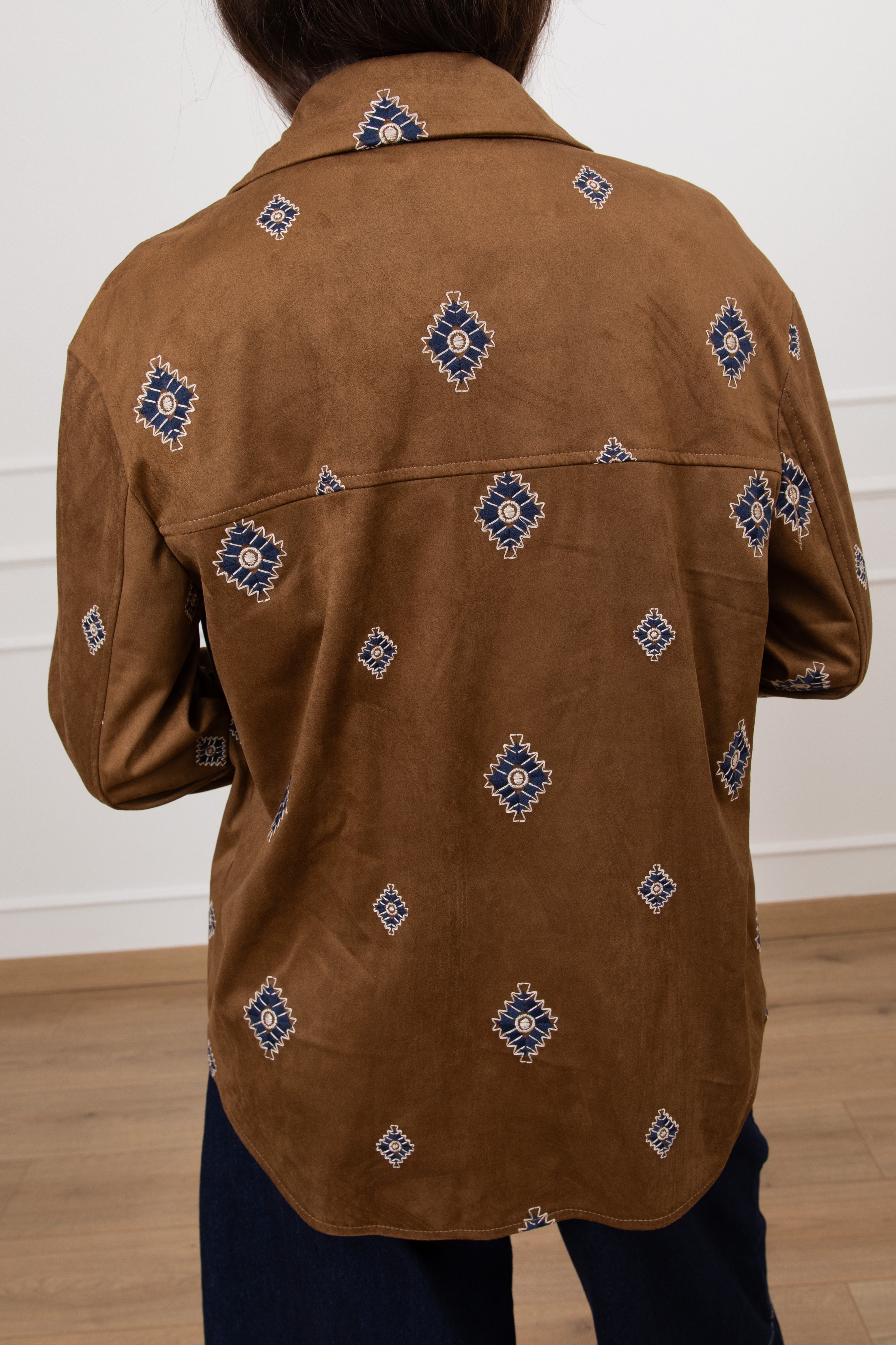 Giacca-camicia in eco-camoscio con ricamo ikat Susy Mix