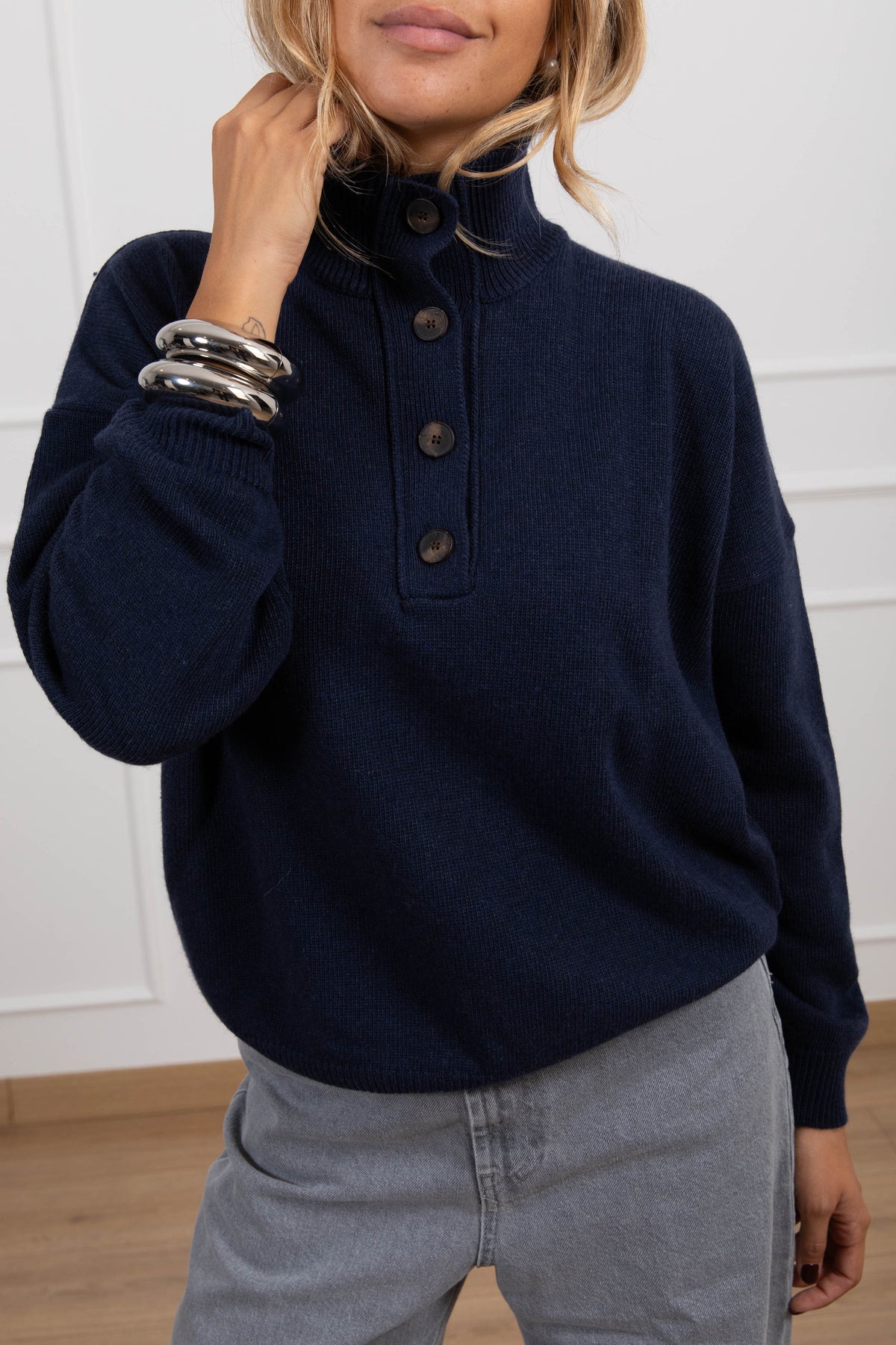 Pull mezzo collo con bottoni variante blu ViCOLO