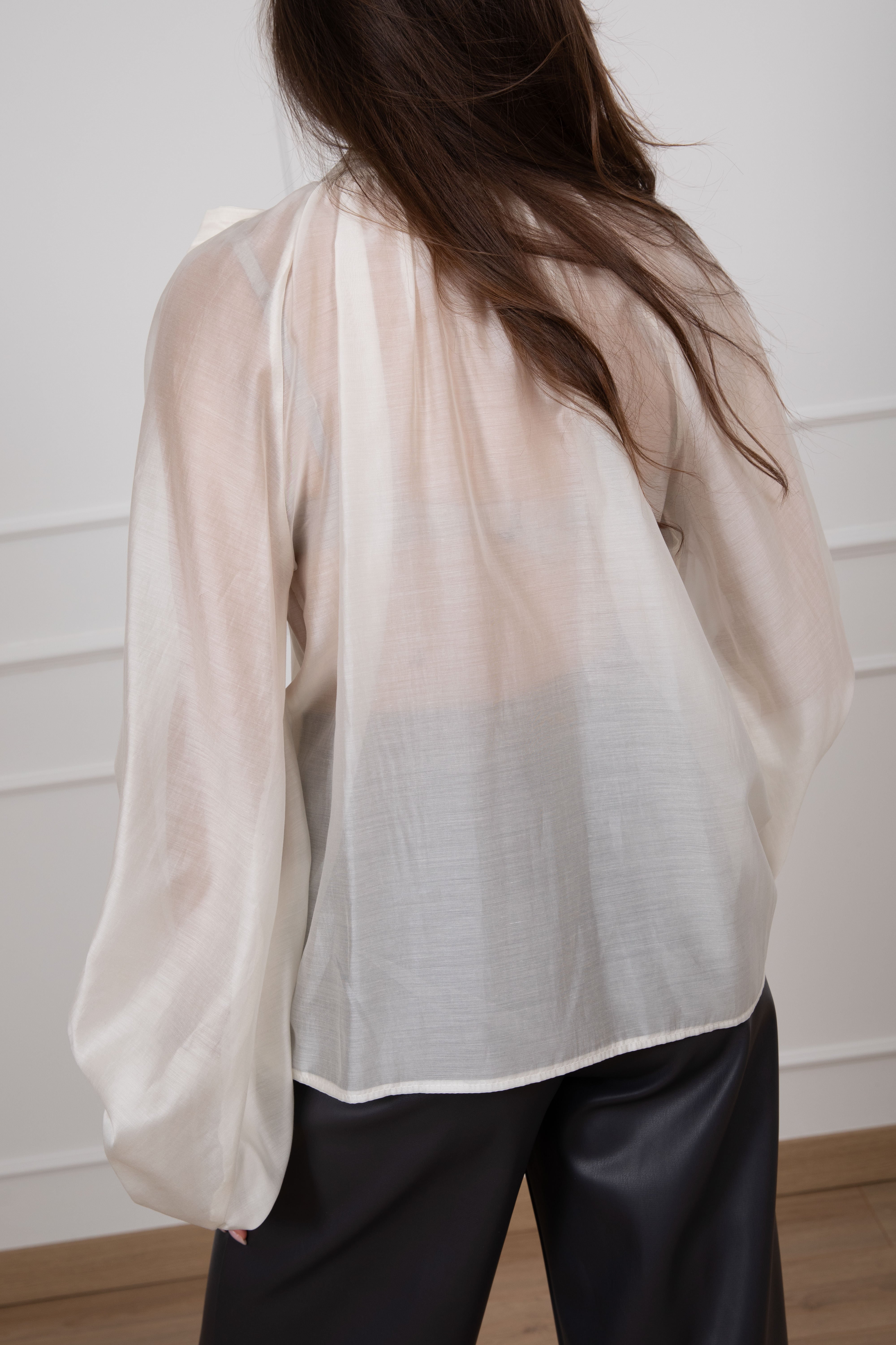 Blusa in lyocell con fiocco ViCOLO
