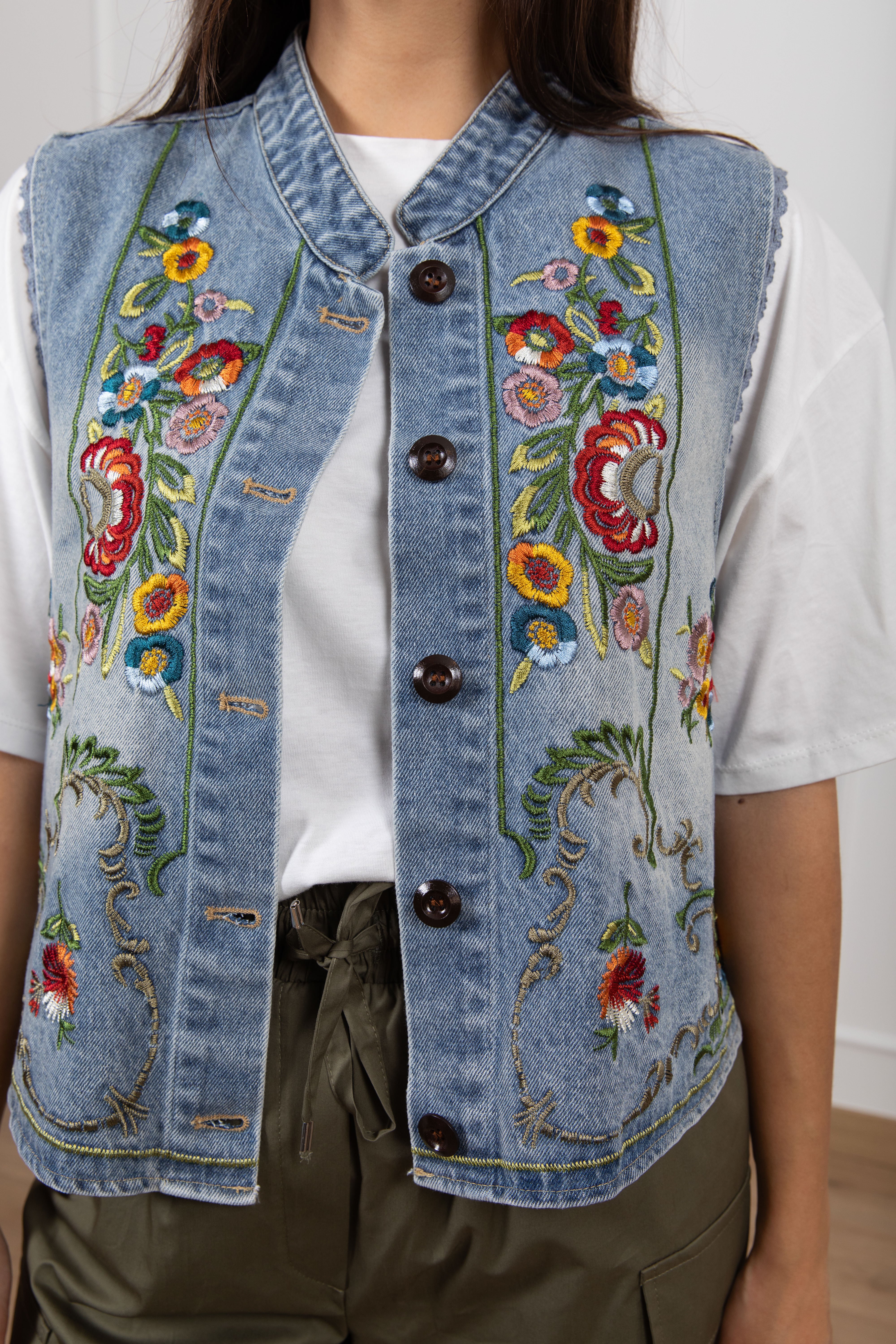 Gilet jeans ricamato Tensione IN