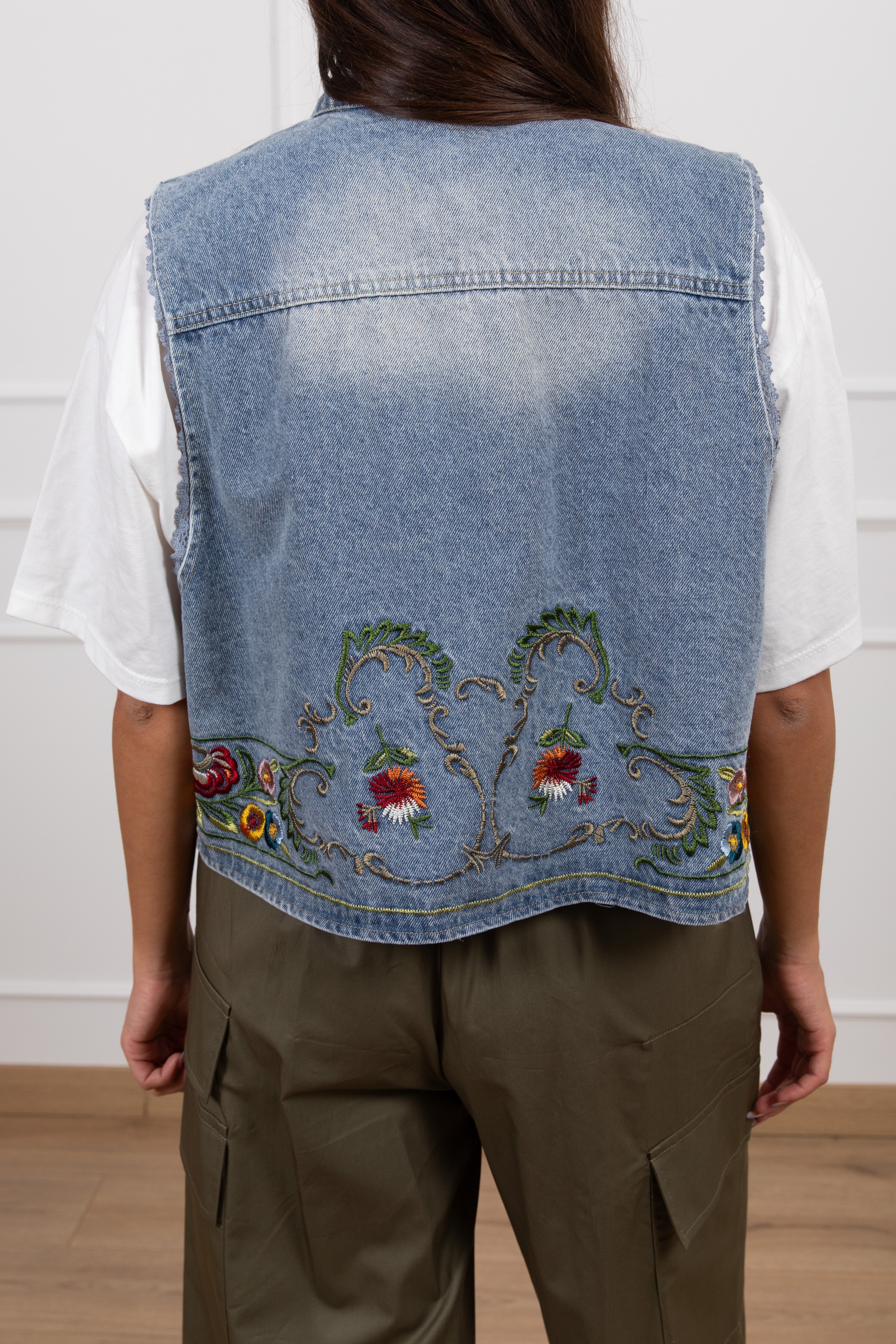 Gilet jeans ricamato Tensione IN
