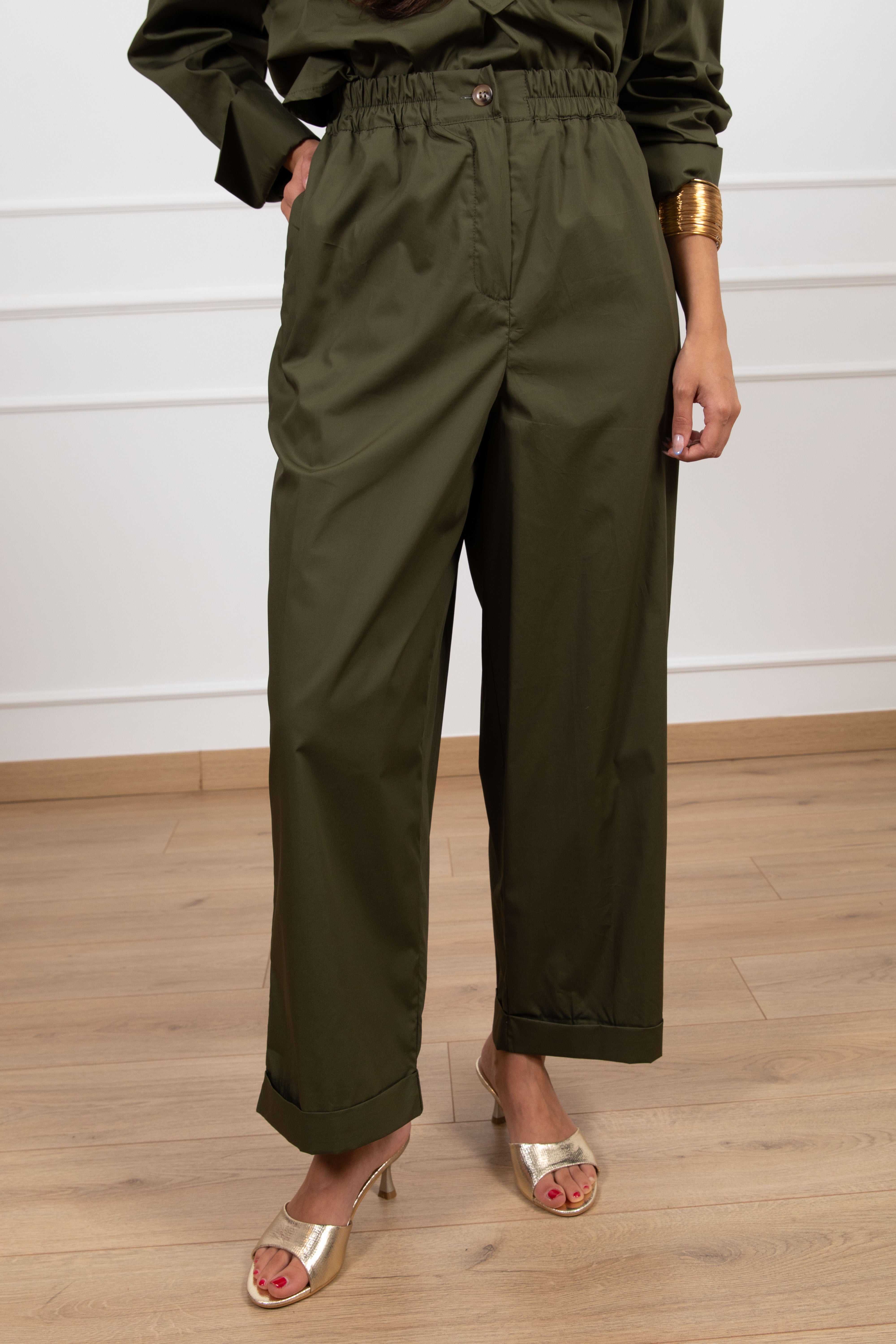 Pantalone carrot-fit con elastico Tensione IN