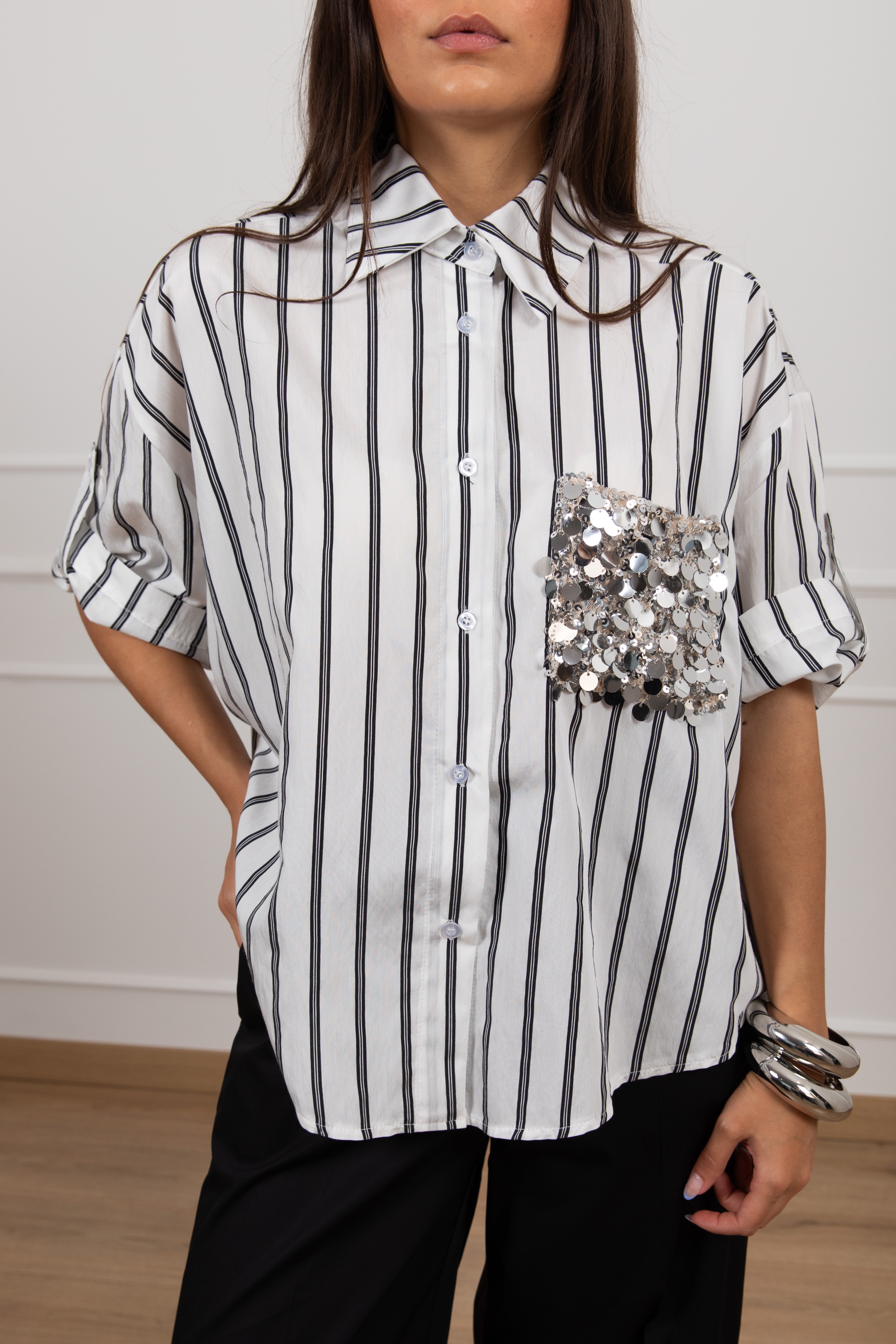 Camicia riga nera con tasca paillettes Tensione IN