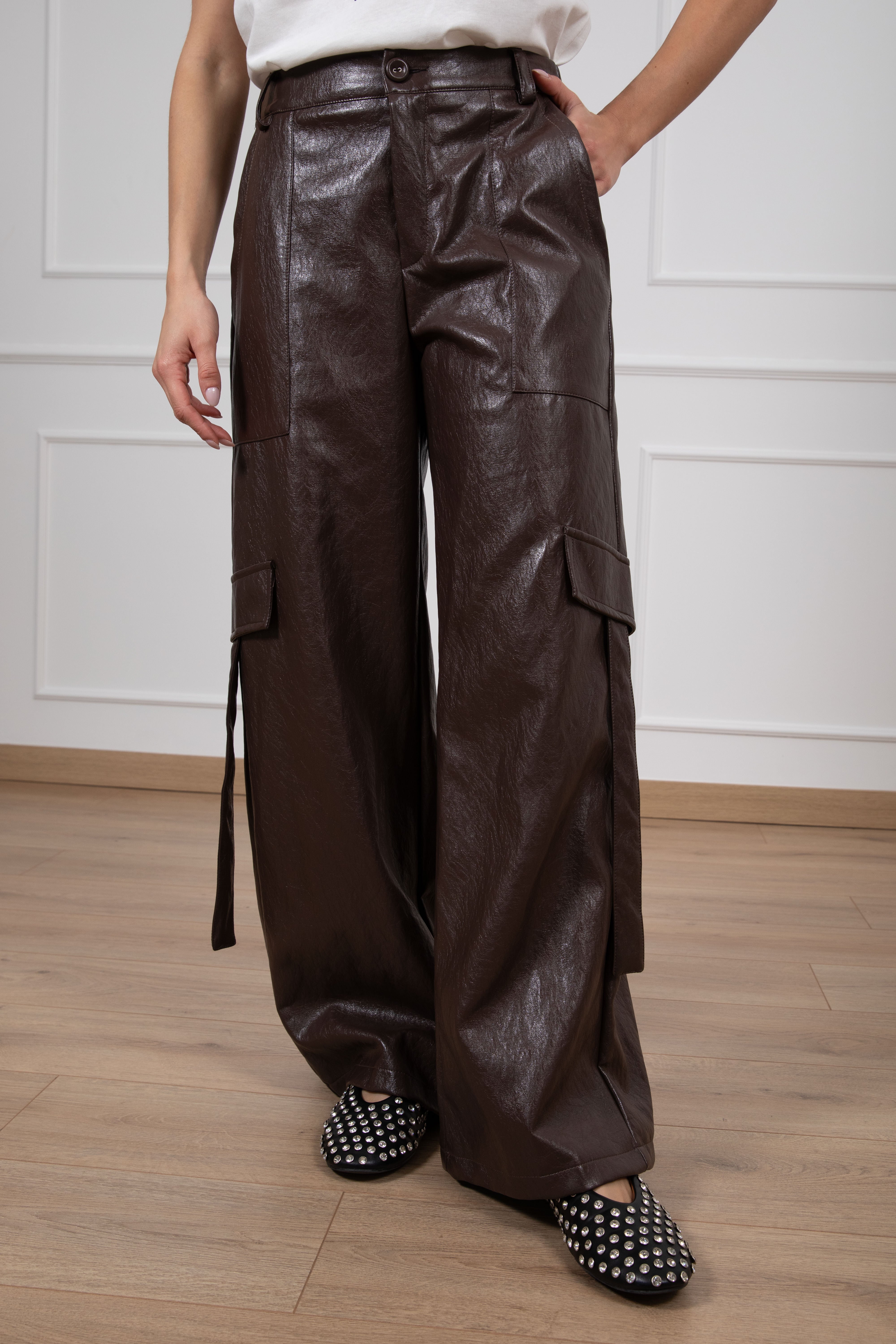Pantalone cargo in eco-pelle lucida Tensione IN
