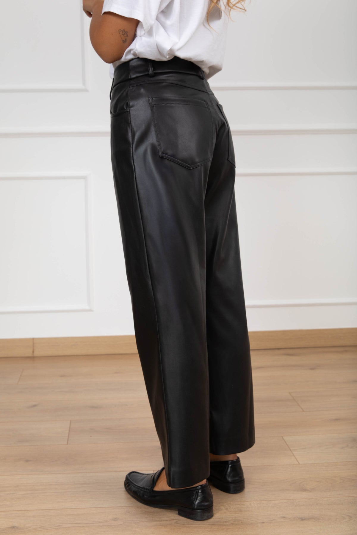 PRE ORDER 12/10 Pantalone Tom in eco-pelle variante nero Motel
