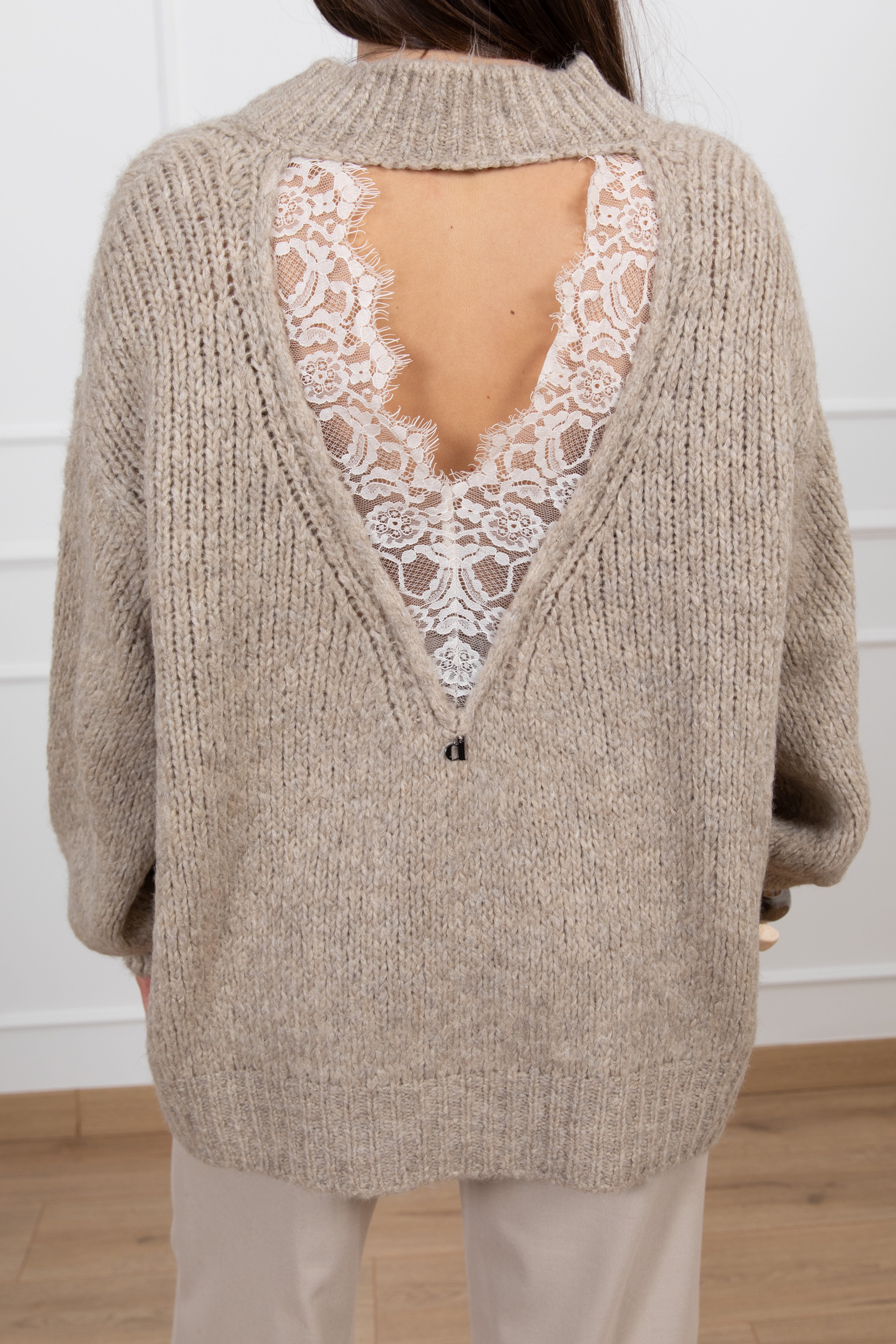 Maxi-pull in lana grossa con inserto in pizzo Dixie