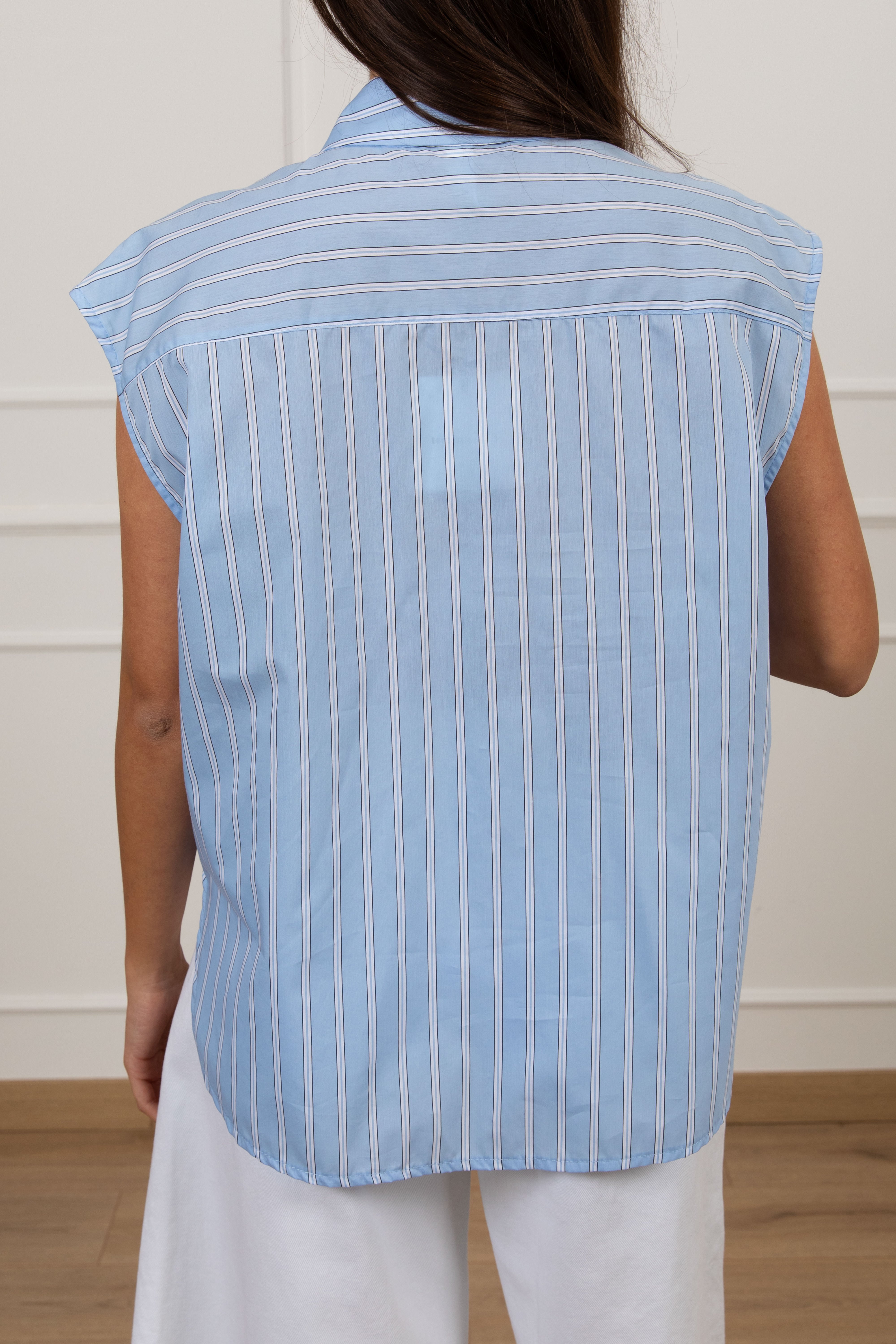Camicia smanicata bacchettata con tasca paillettes Tensione IN