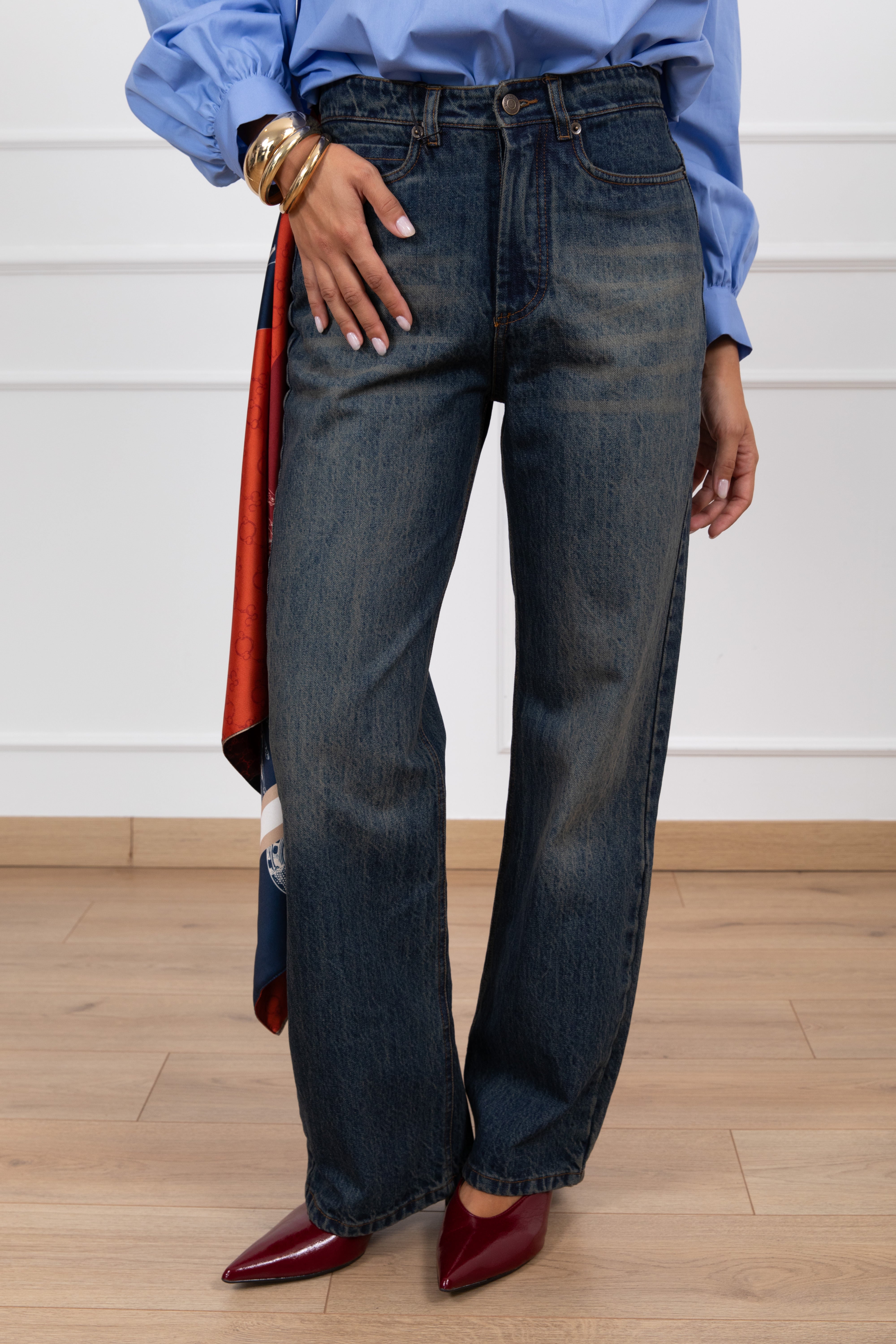 Jeans sabbiato con foulard fantasia ferro di cavallo Tensione IN