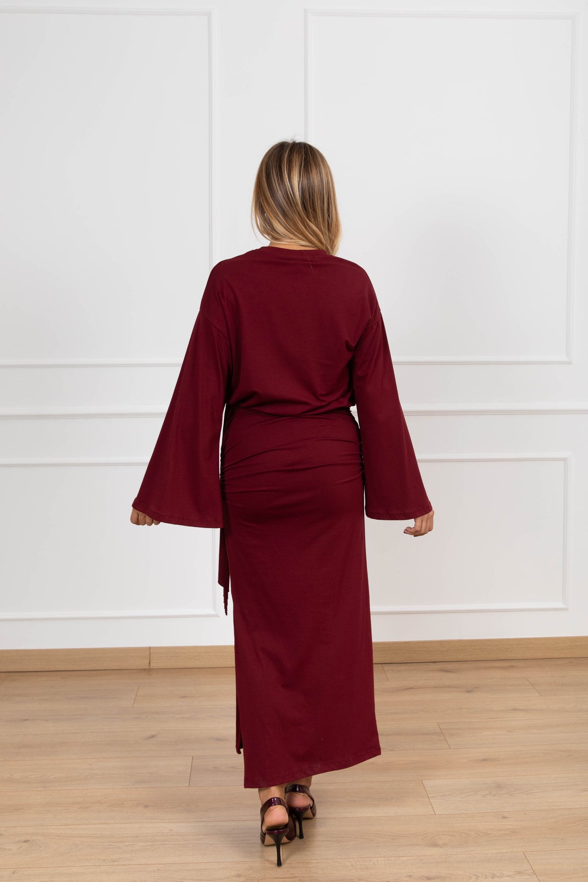 Abito t-shirt lungo con nodo e manica ampia variante bordeaux Haveone