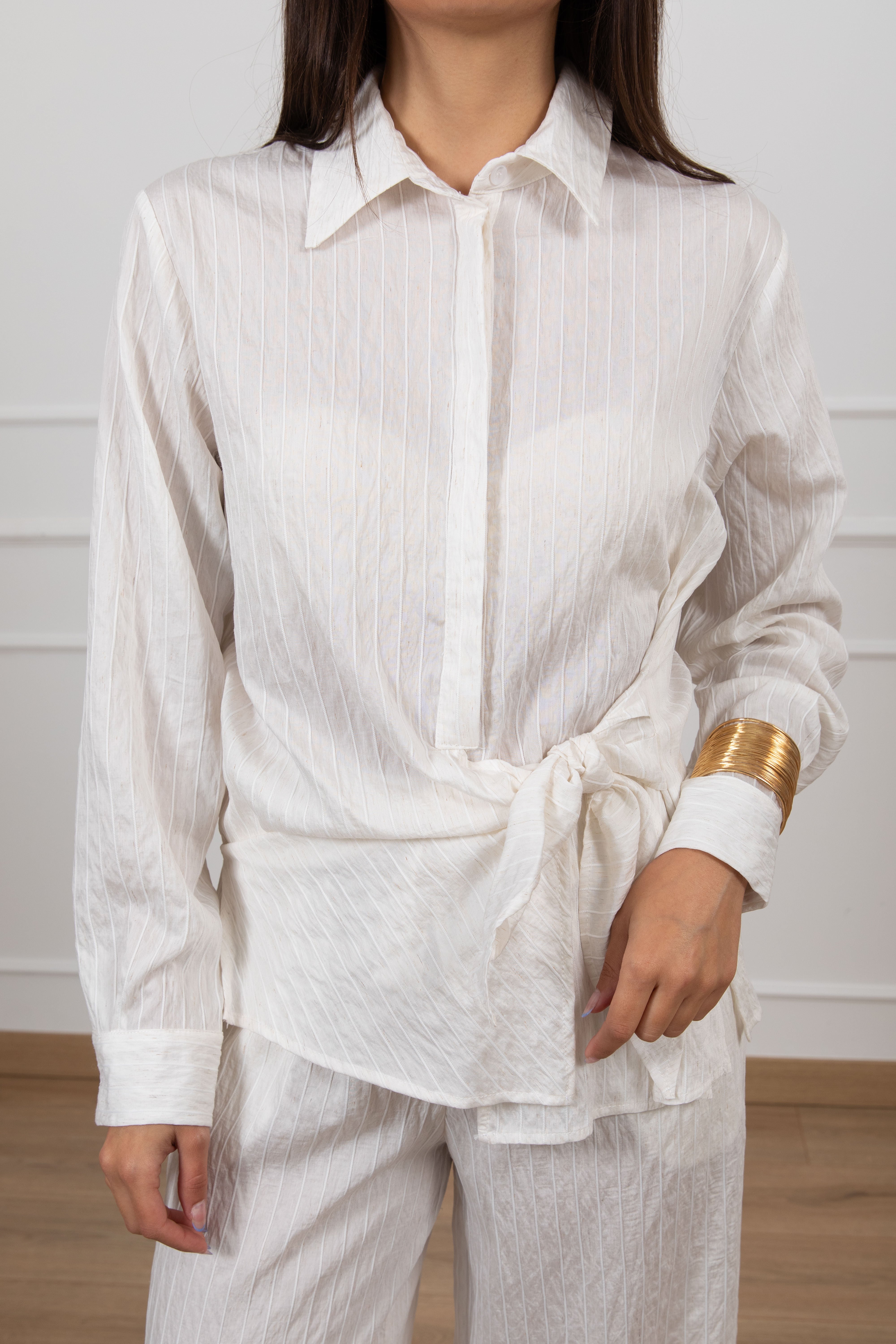 Camicia trama gessata a rilievo con nodo Susy Mix