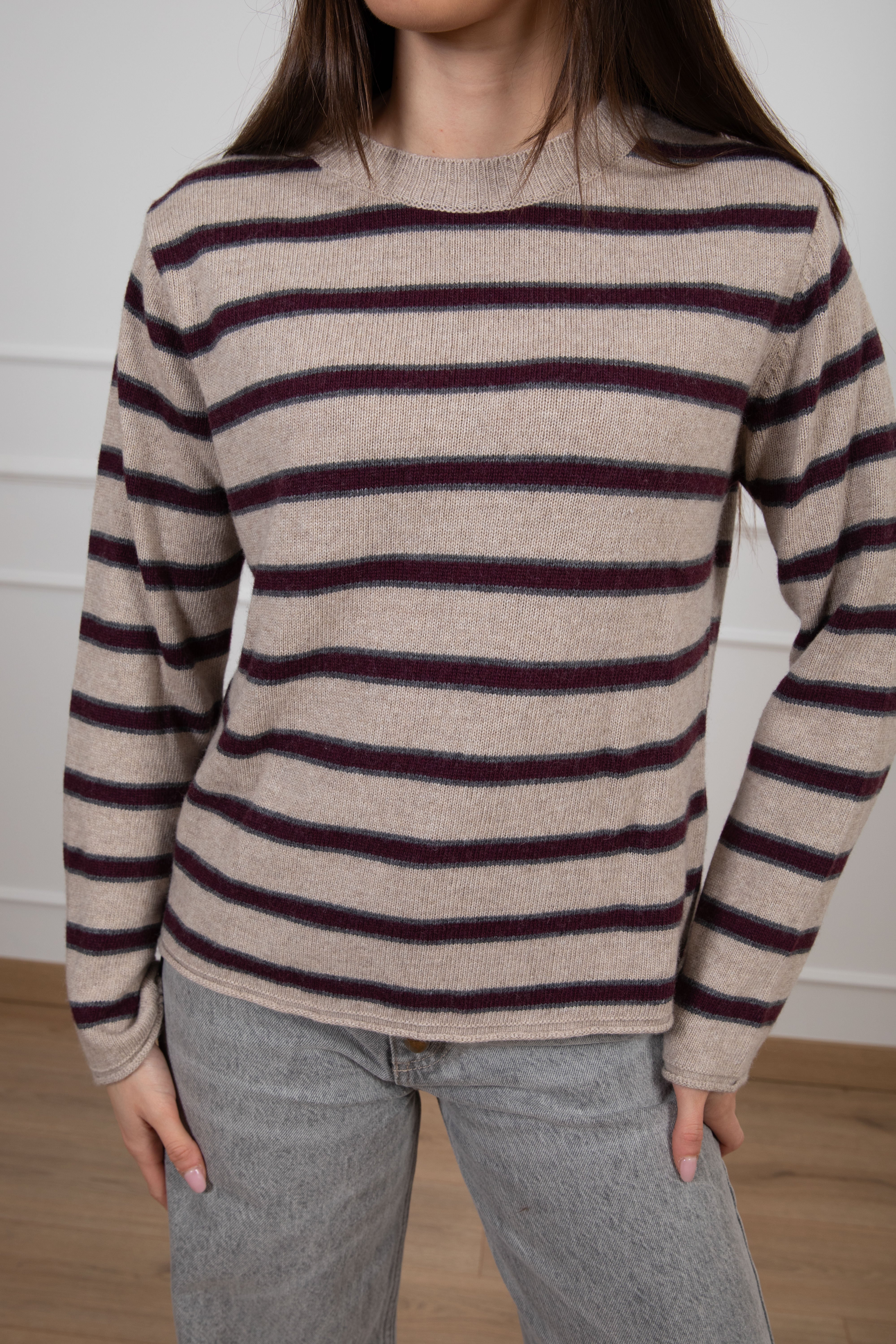 Pull girocollo a righe alternate Tensione IN