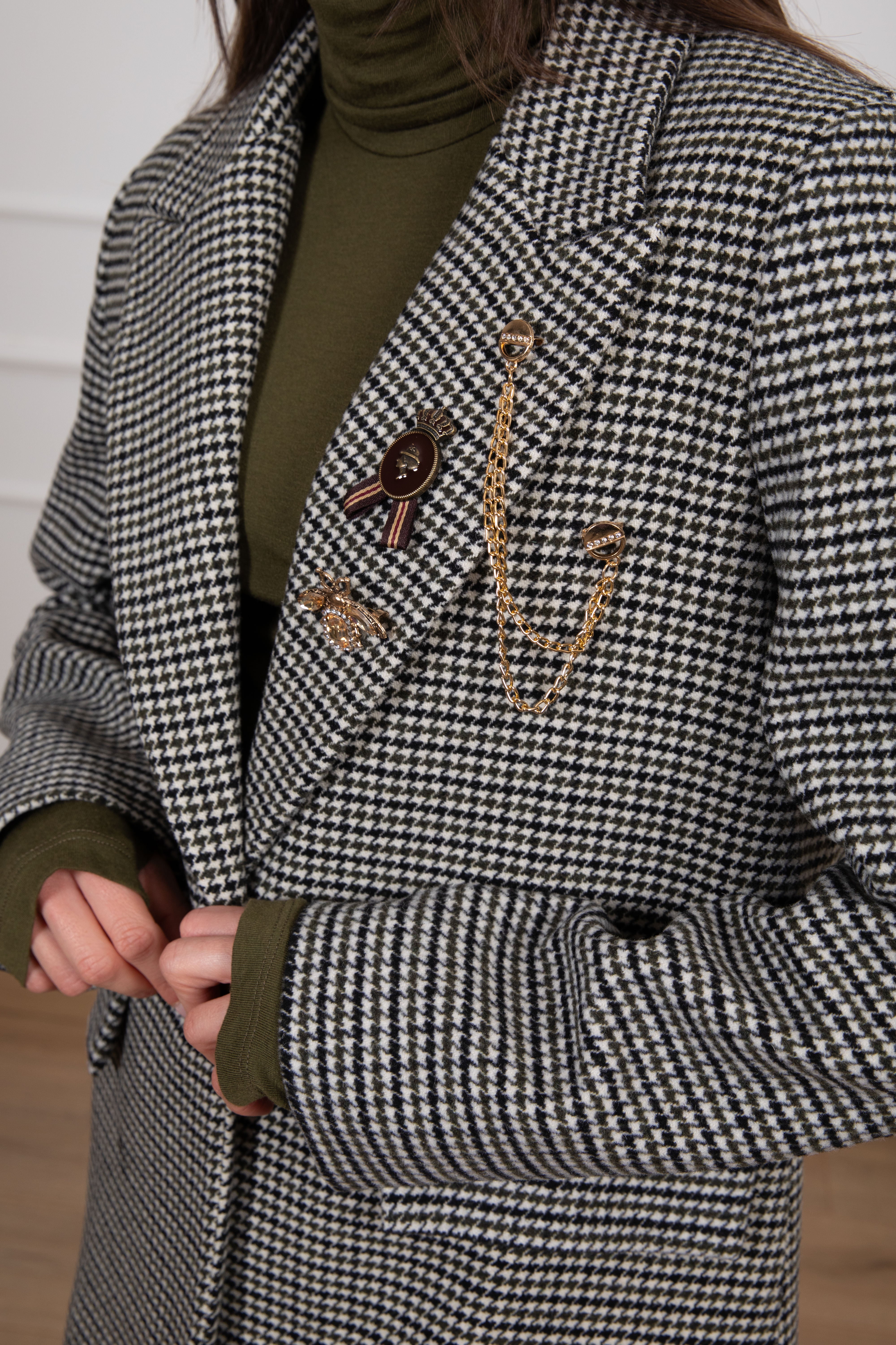 Giacca-cappotto pied de poule con spille Susy Mix