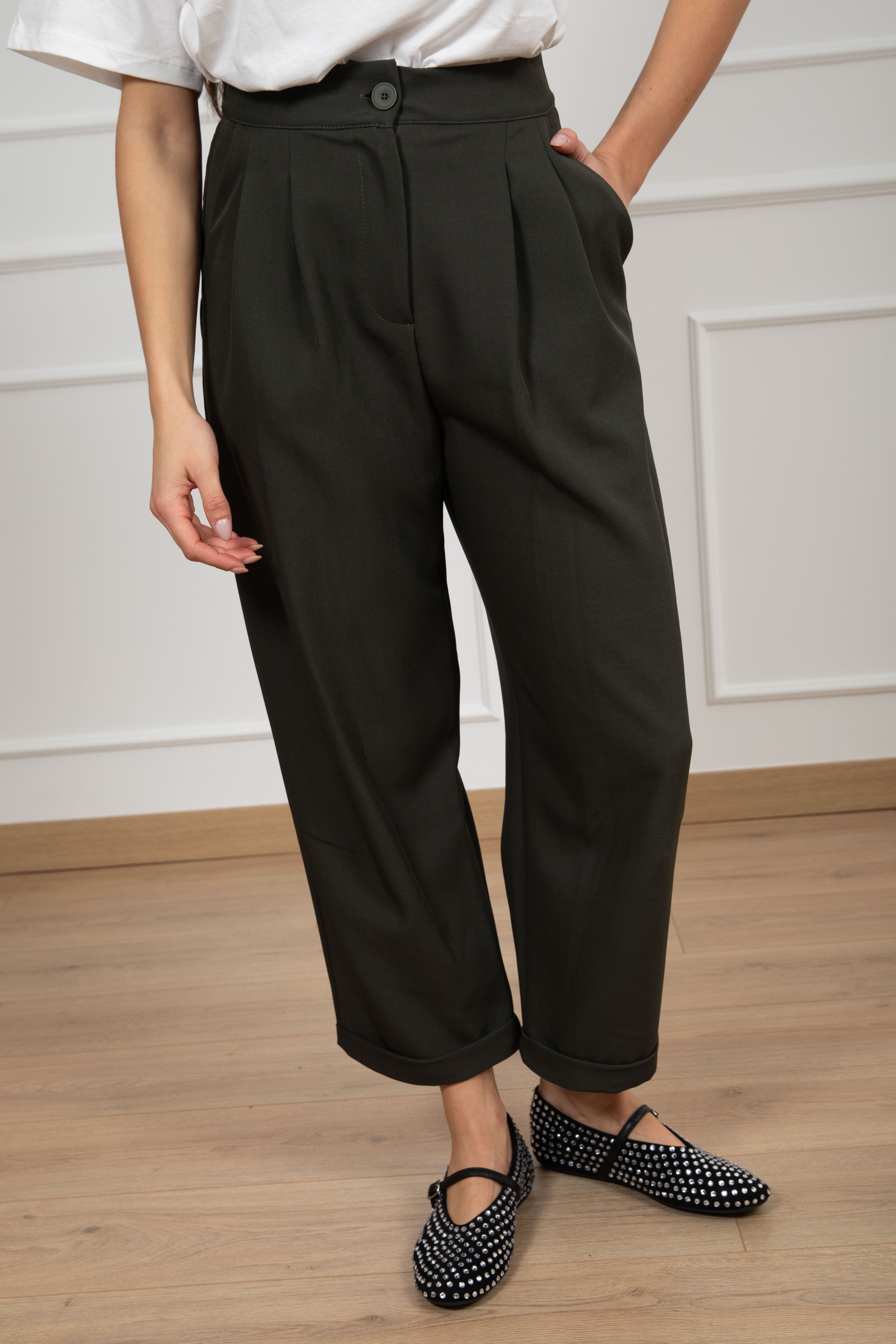 Pantalone carrot con pinces ViCOLO