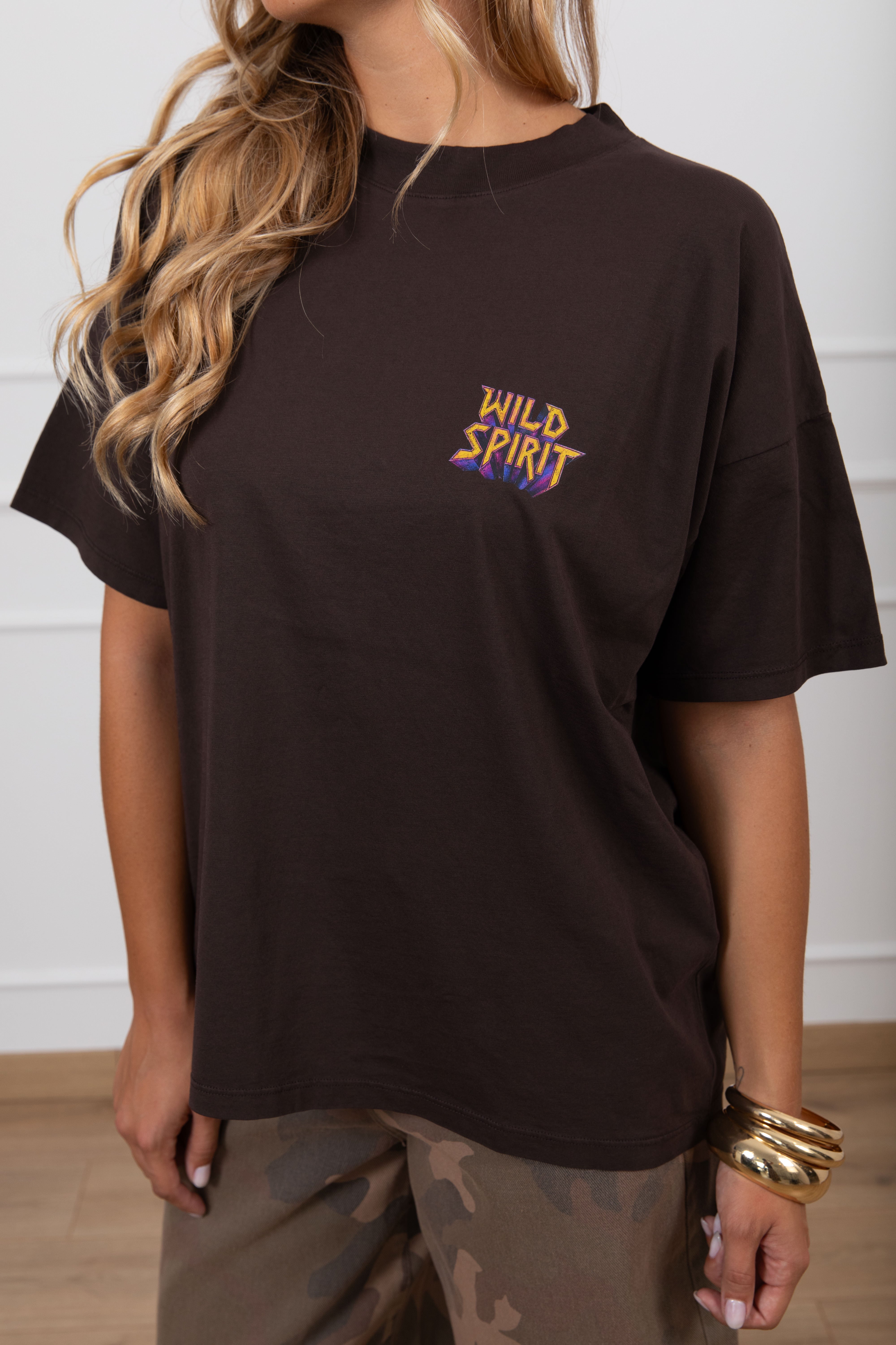 T-shirt over-size "Wild spirit" sul retro ViCOLO