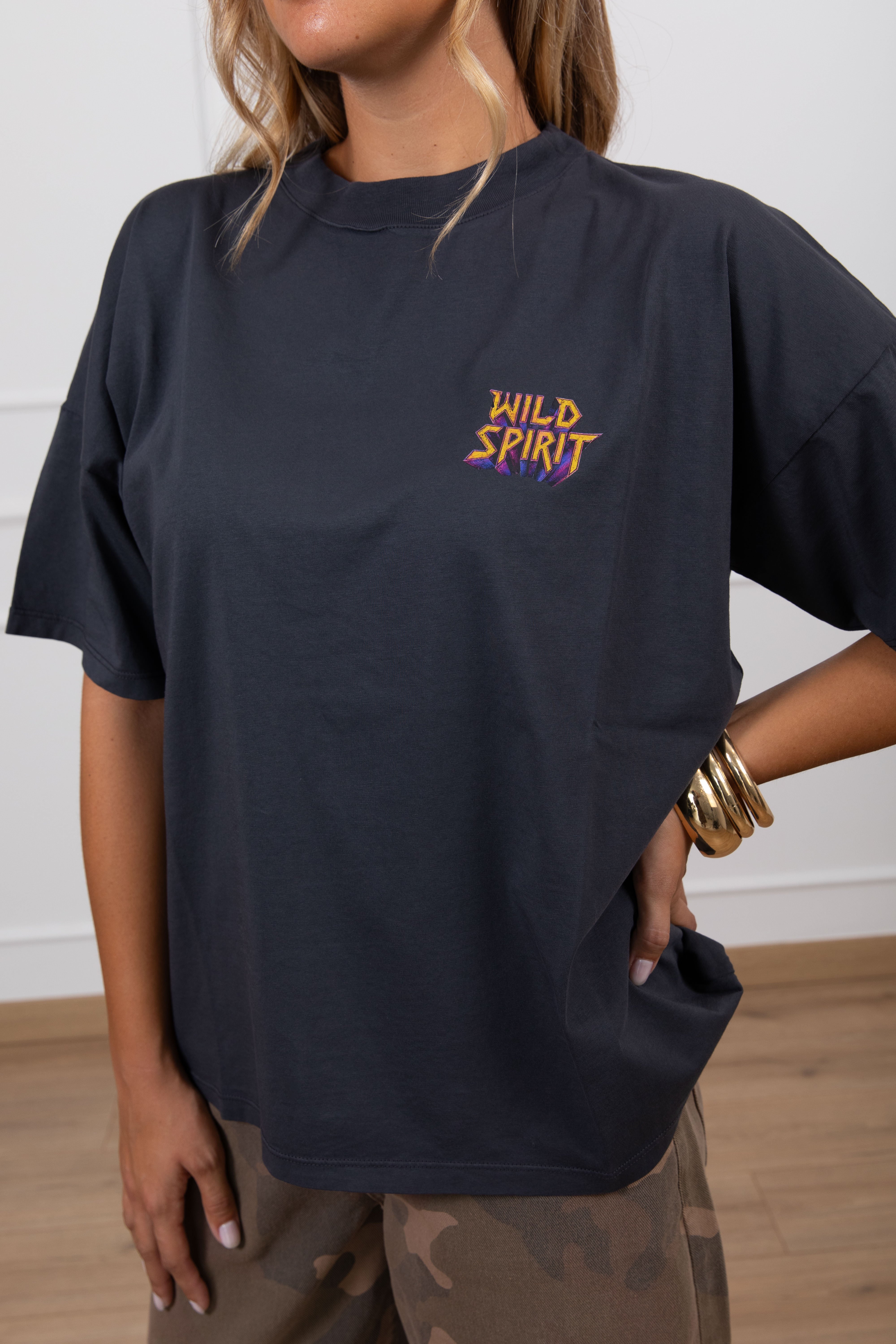 T-shirt over-size "Wild spirit" sul retro ViCOLO